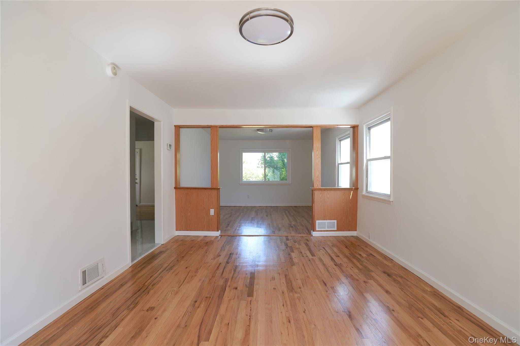 4 Bedroom Home for Sale in Whitestone - New York - USA - 3
