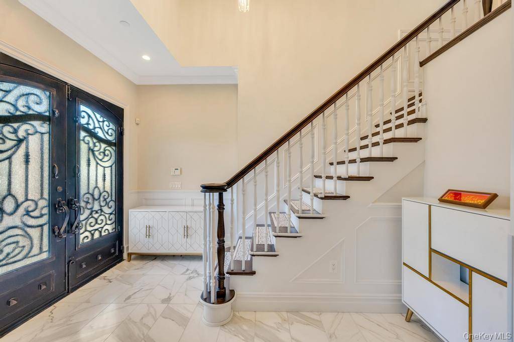 Casa de 4 Dormitorios en Venta en Whitestone - Nueva York - EE. UU. - 3