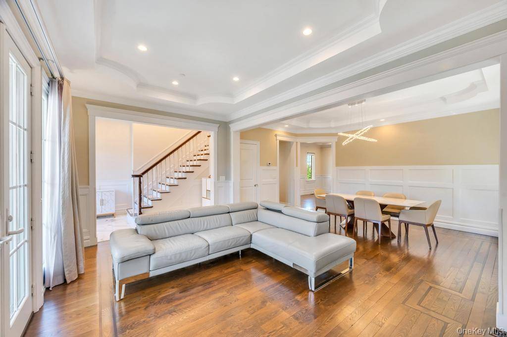 Casa de 4 Dormitorios en Venta en Whitestone - Nueva York - EE. UU. - 4