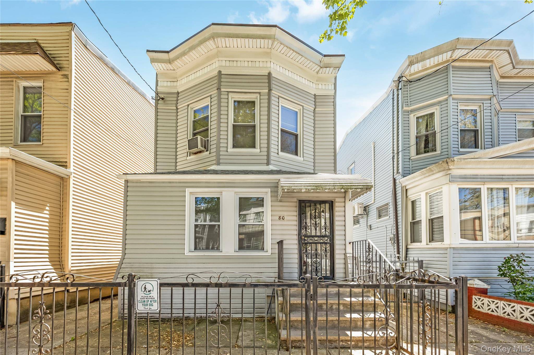 4 Bedroom Home for Sale in Woodhaven - New York - USA - 1