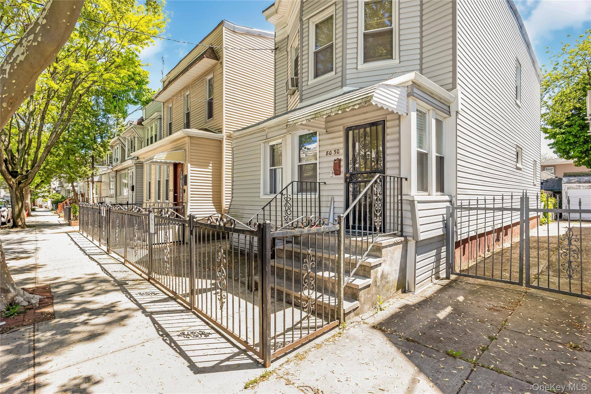 4 Bedroom Home for Sale in Woodhaven - New York - USA - 2