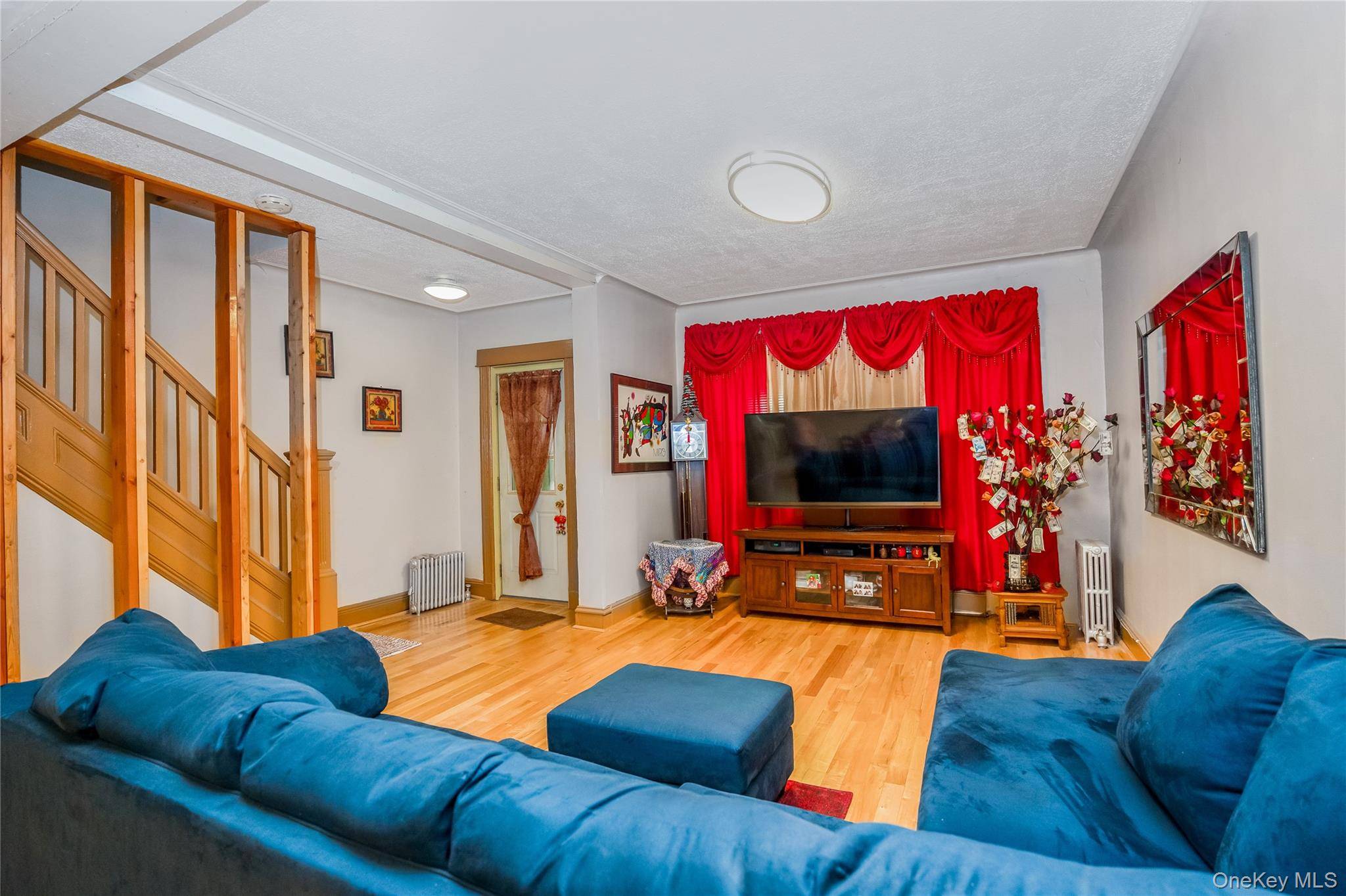 4 Bedroom Home for Sale in Woodhaven - New York - USA - 8