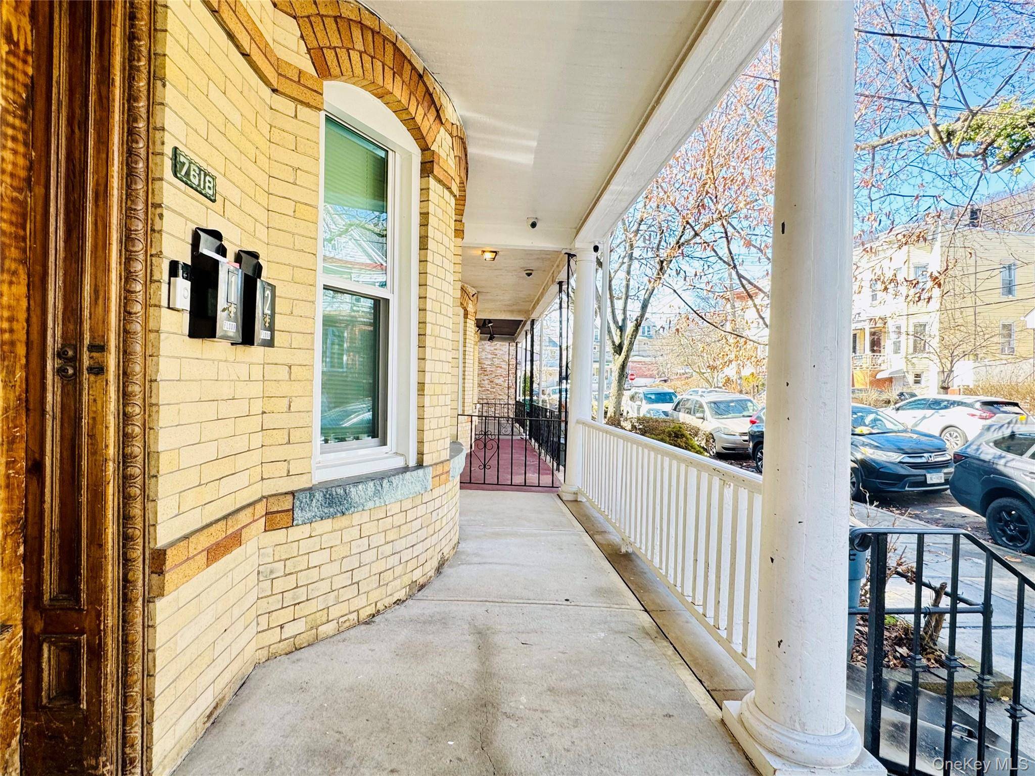 4 Bedroom Home for Sale in Woodhaven - New York - USA - 2