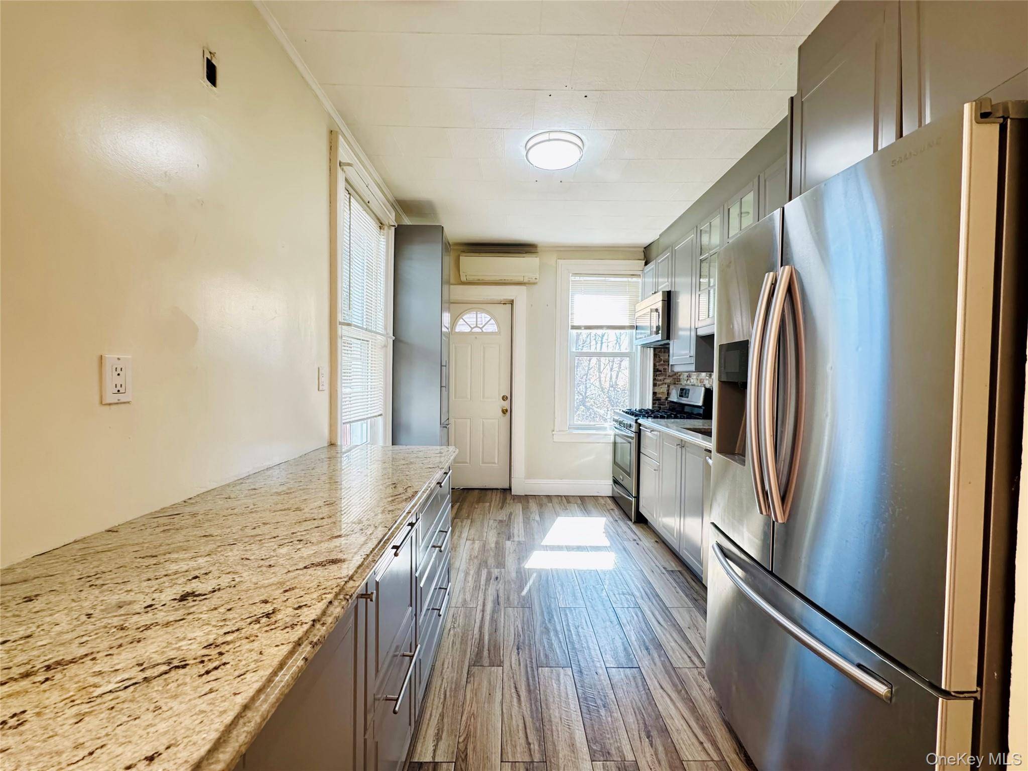 4 Bedroom Home for Sale in Woodhaven - New York - USA - 3