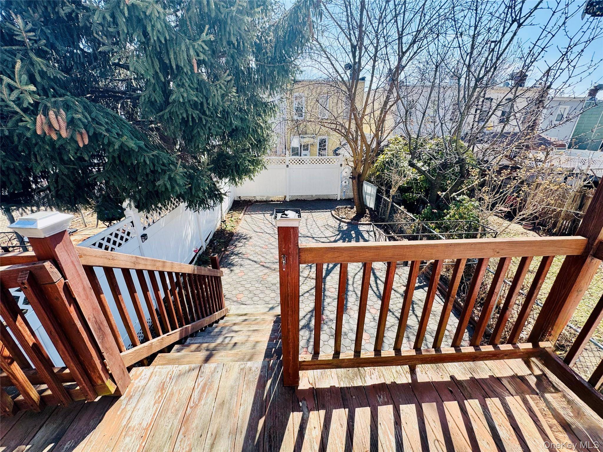 4 Bedroom Home for Sale in Woodhaven - New York - USA - 6