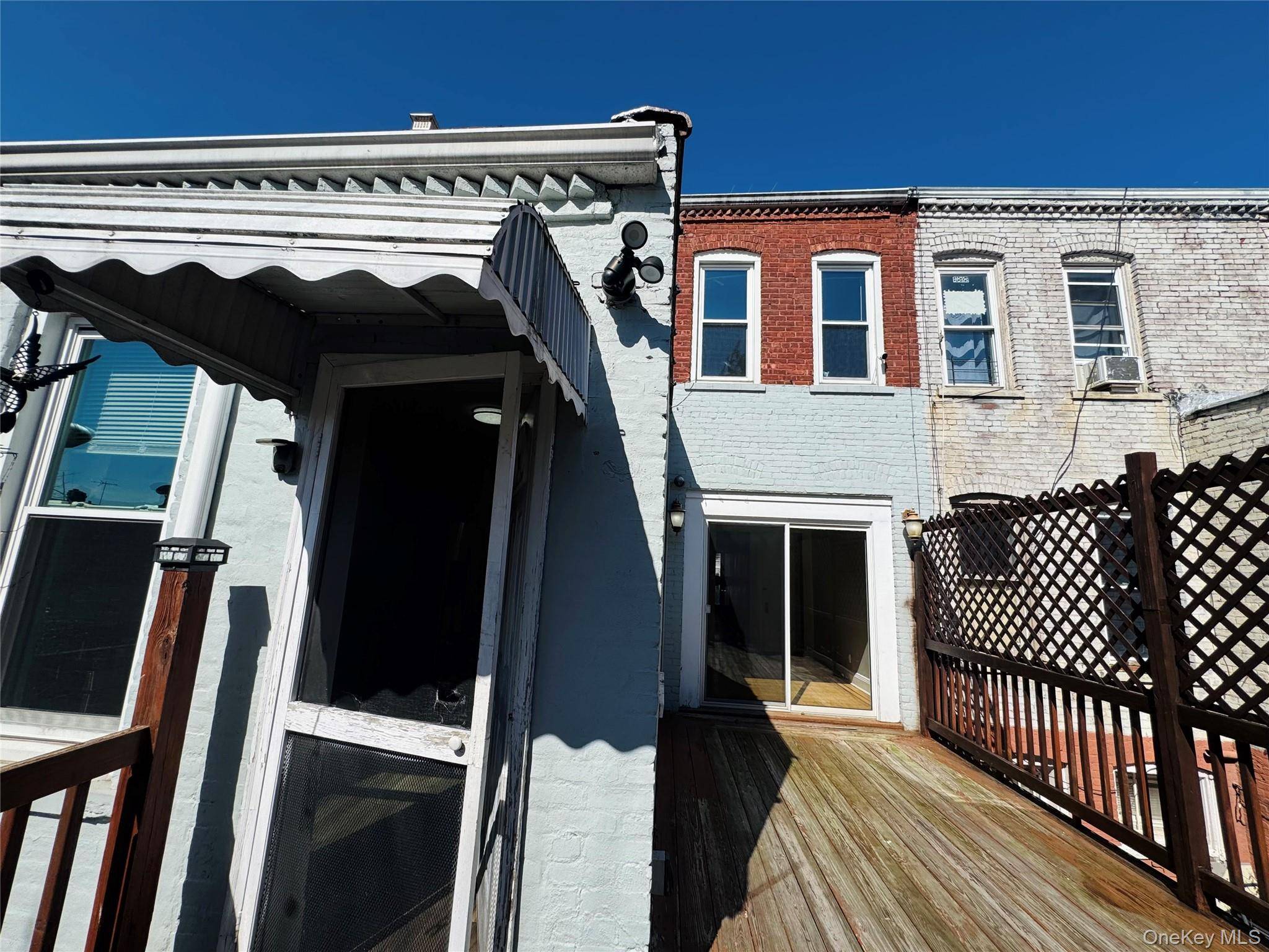 4 Bedroom Home for Sale in Woodhaven - New York - USA - 8