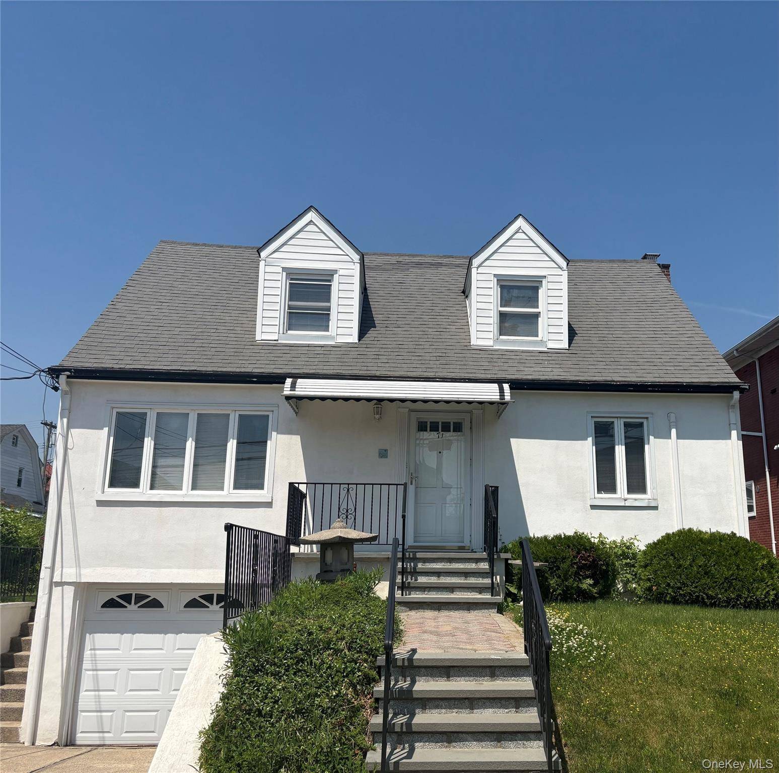 4 Bedroom Home for Sale in Yonkers - New York - USA - 1