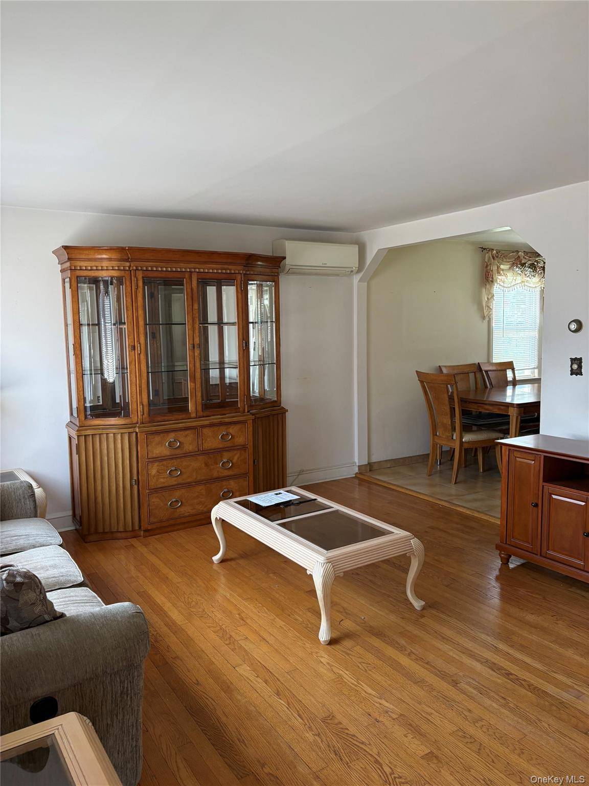4 Bedroom Home for Sale in Yonkers - New York - USA - 4