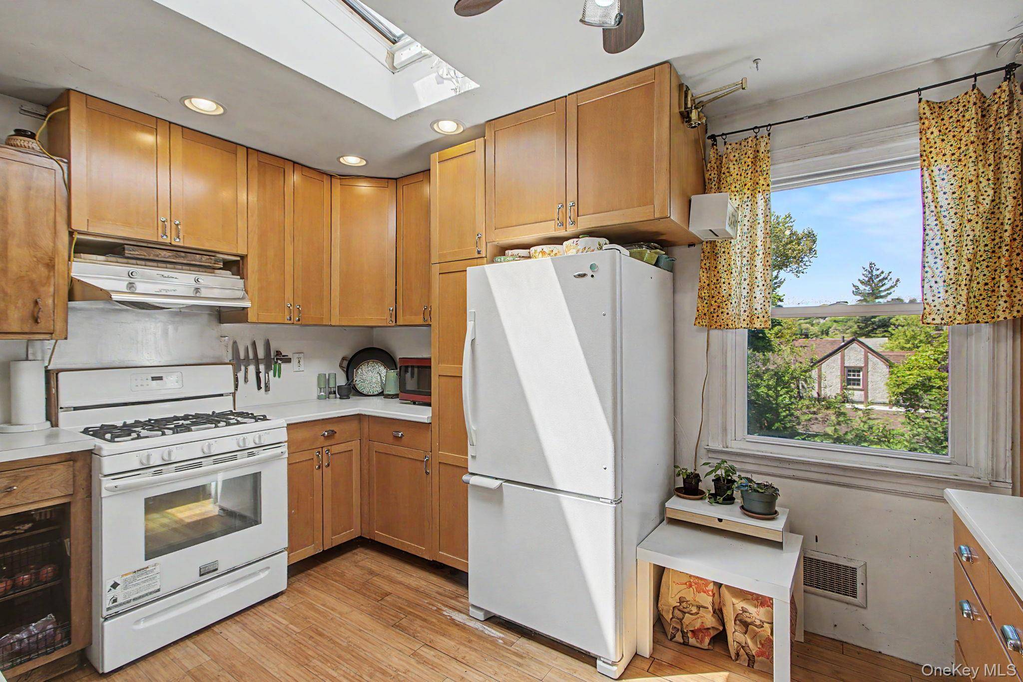 Casa com 4 Quartos à Venda em Yonkers - Nova Iorque - EUA - 8
