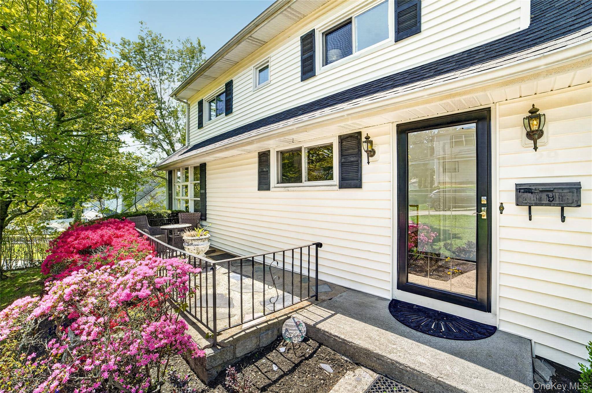 4 Bedroom Home for Sale in Yonkers - New York - USA - 2
