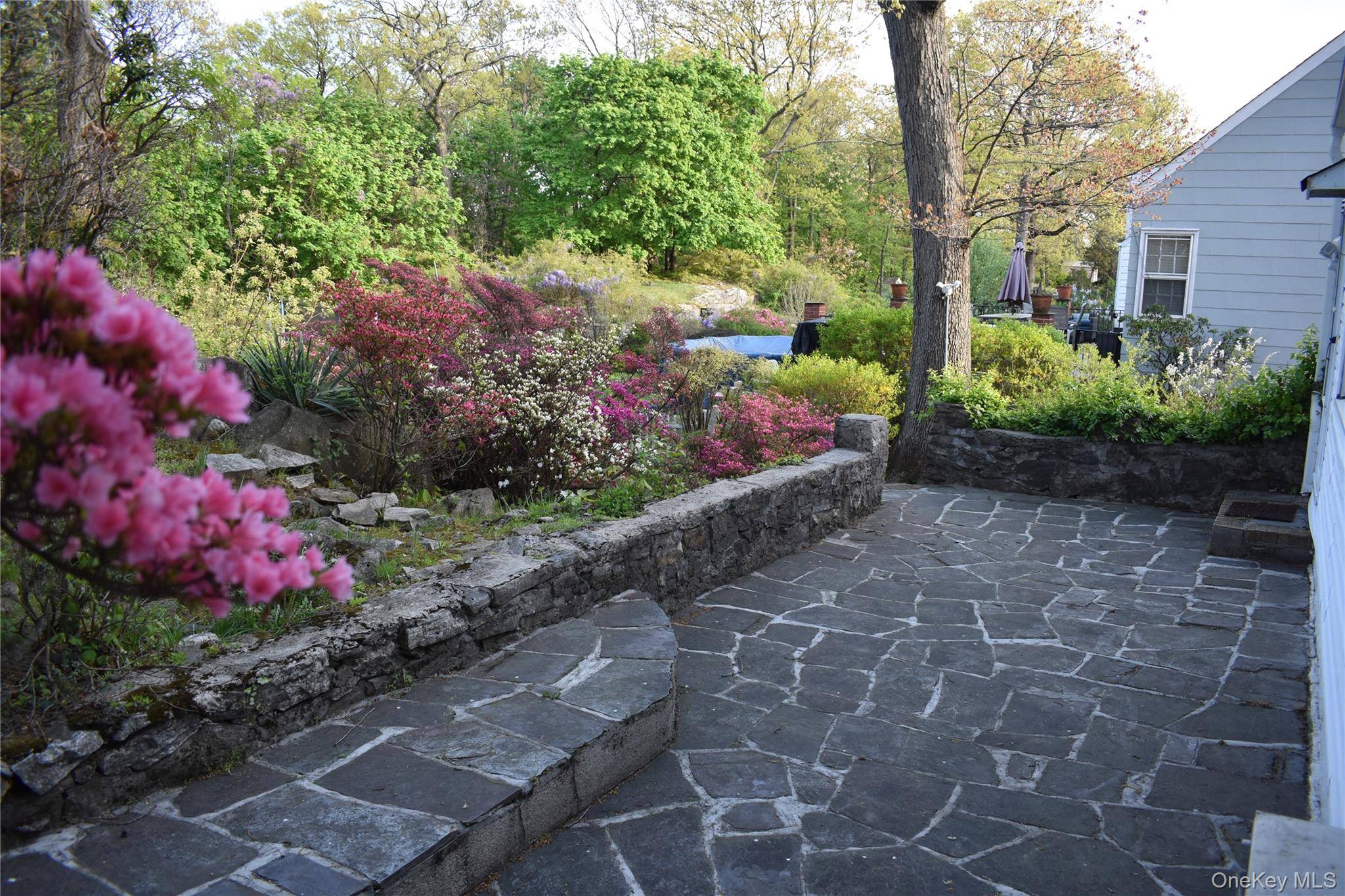 4 Bedroom Home for Sale in Yonkers - New York - USA - 2