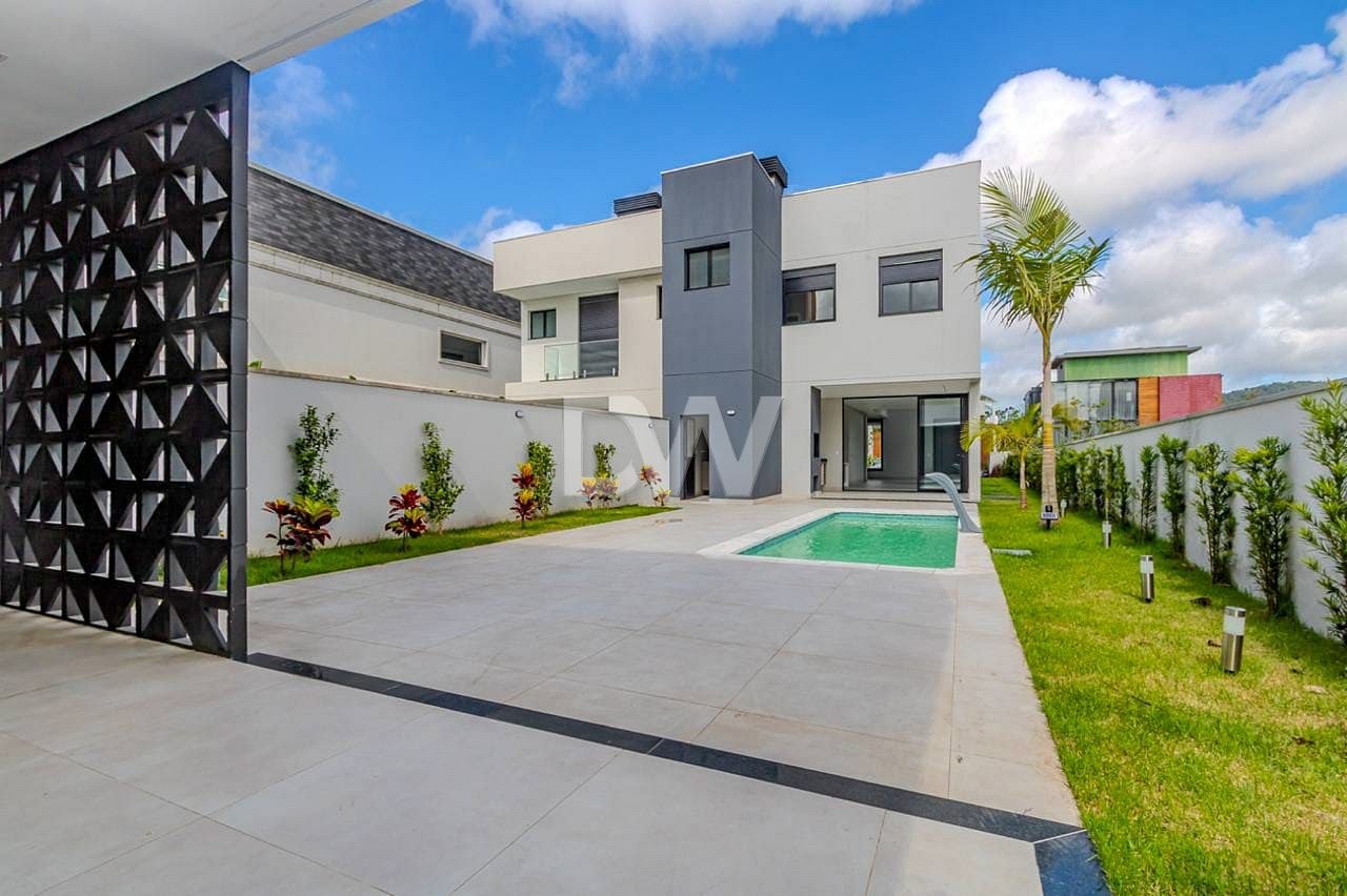 Casa de 4 Suites en Venta en Balneário Camboriú - Santa Catarina - Brasil - 2