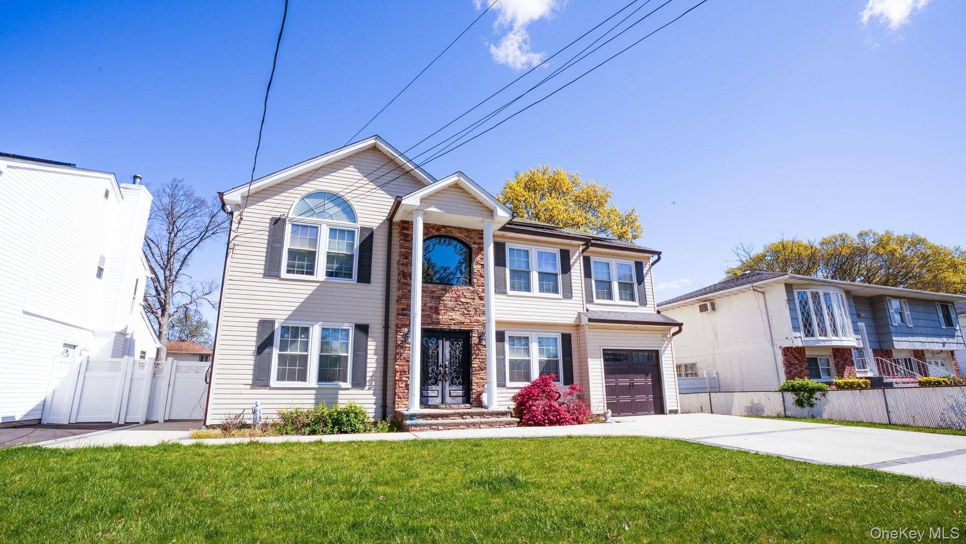 Casa de 5 Dormitorios frente al mar en Venta en Amityville - Nueva York - EE. UU. - 2
