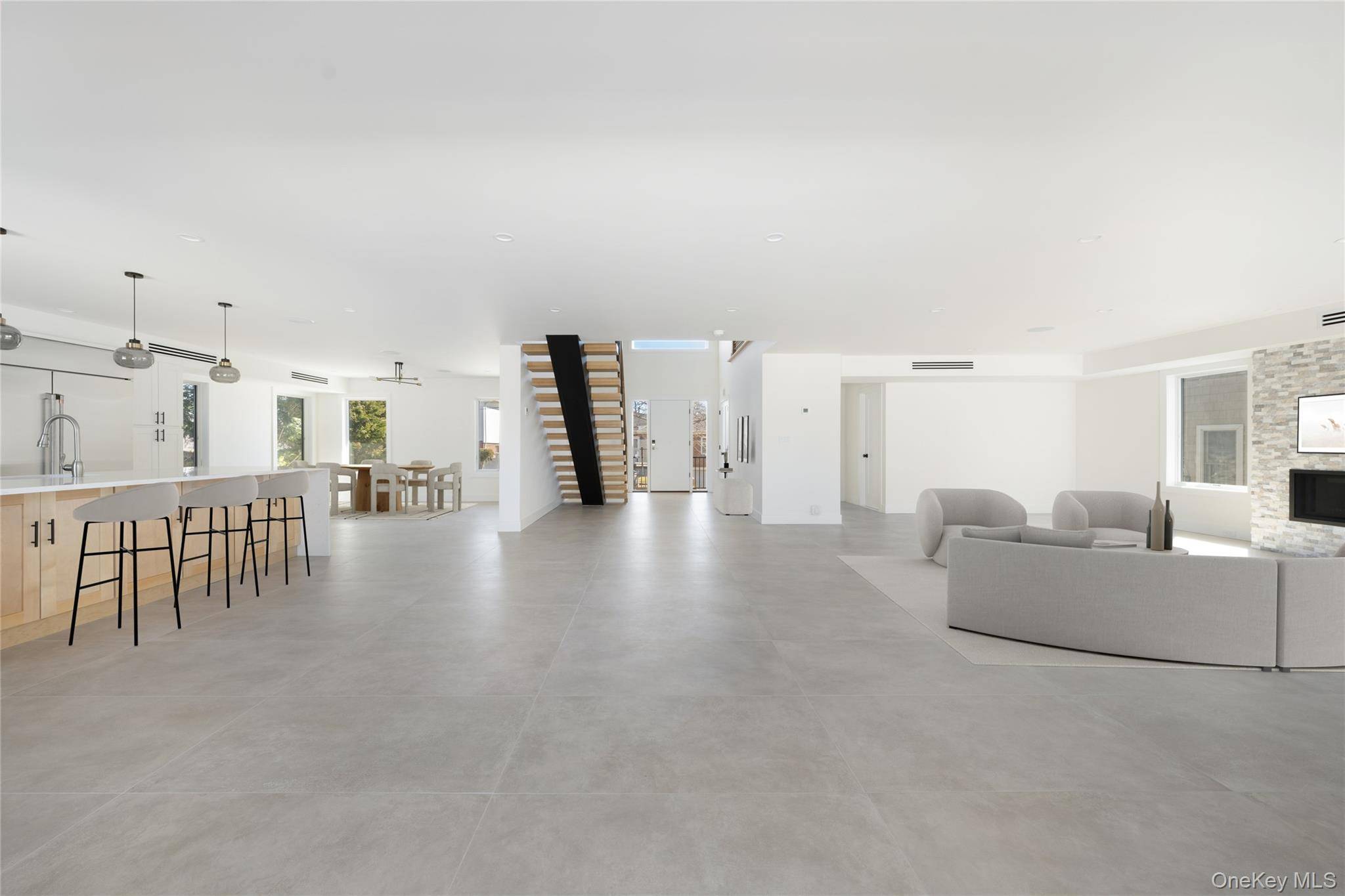 5 Bedroom Oceanfront Home for Sale in Atlantic Beach - New York - USA - 5