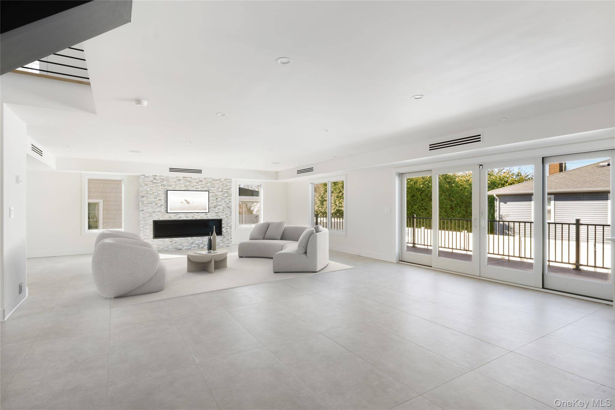 5 Bedroom Oceanfront Home for Sale in Atlantic Beach - New York - USA - 8