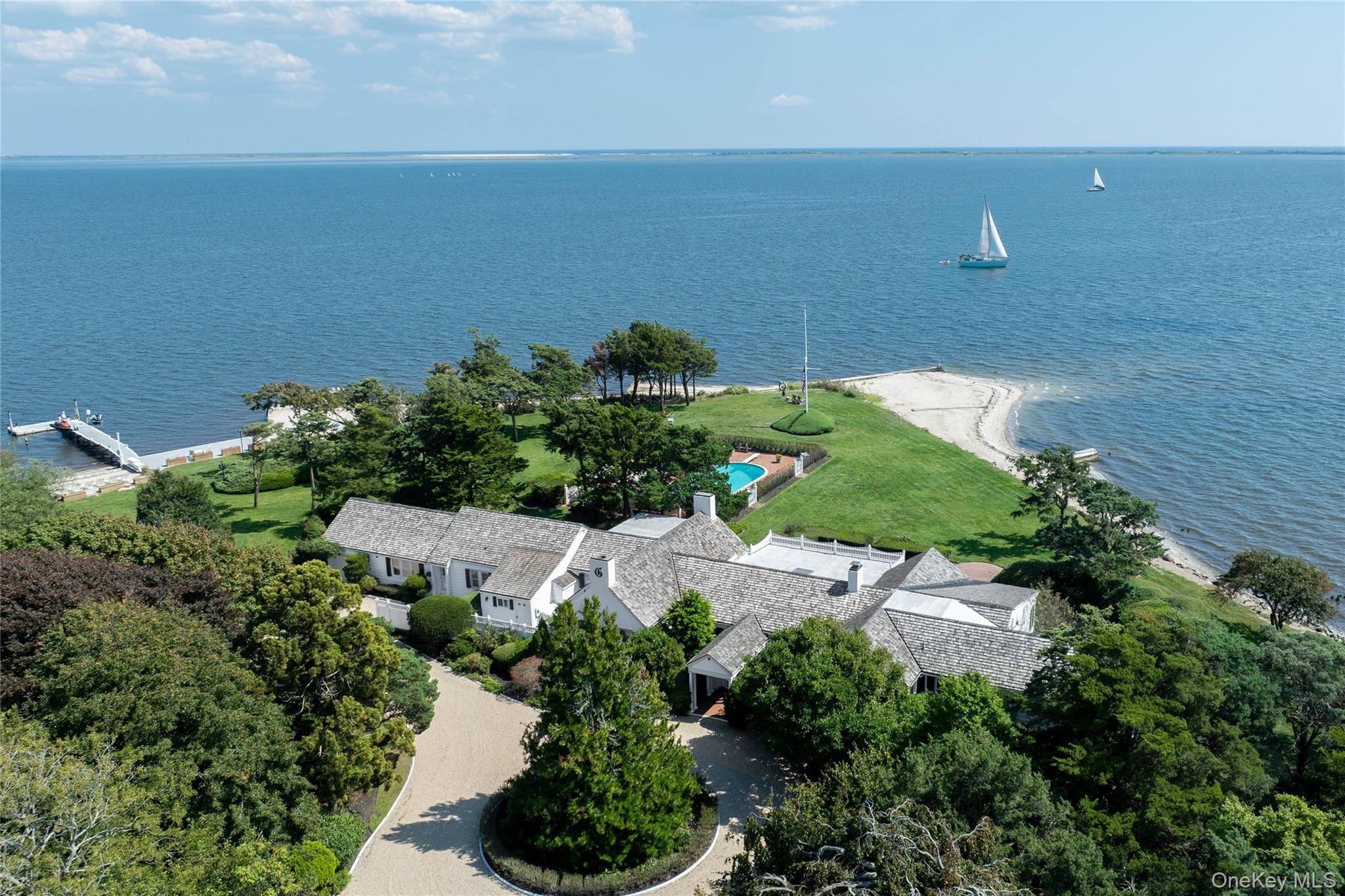 Maison de 5 Chambres au Bord de l'Eau à Vendre à Bellport Village - NY - USA - 1