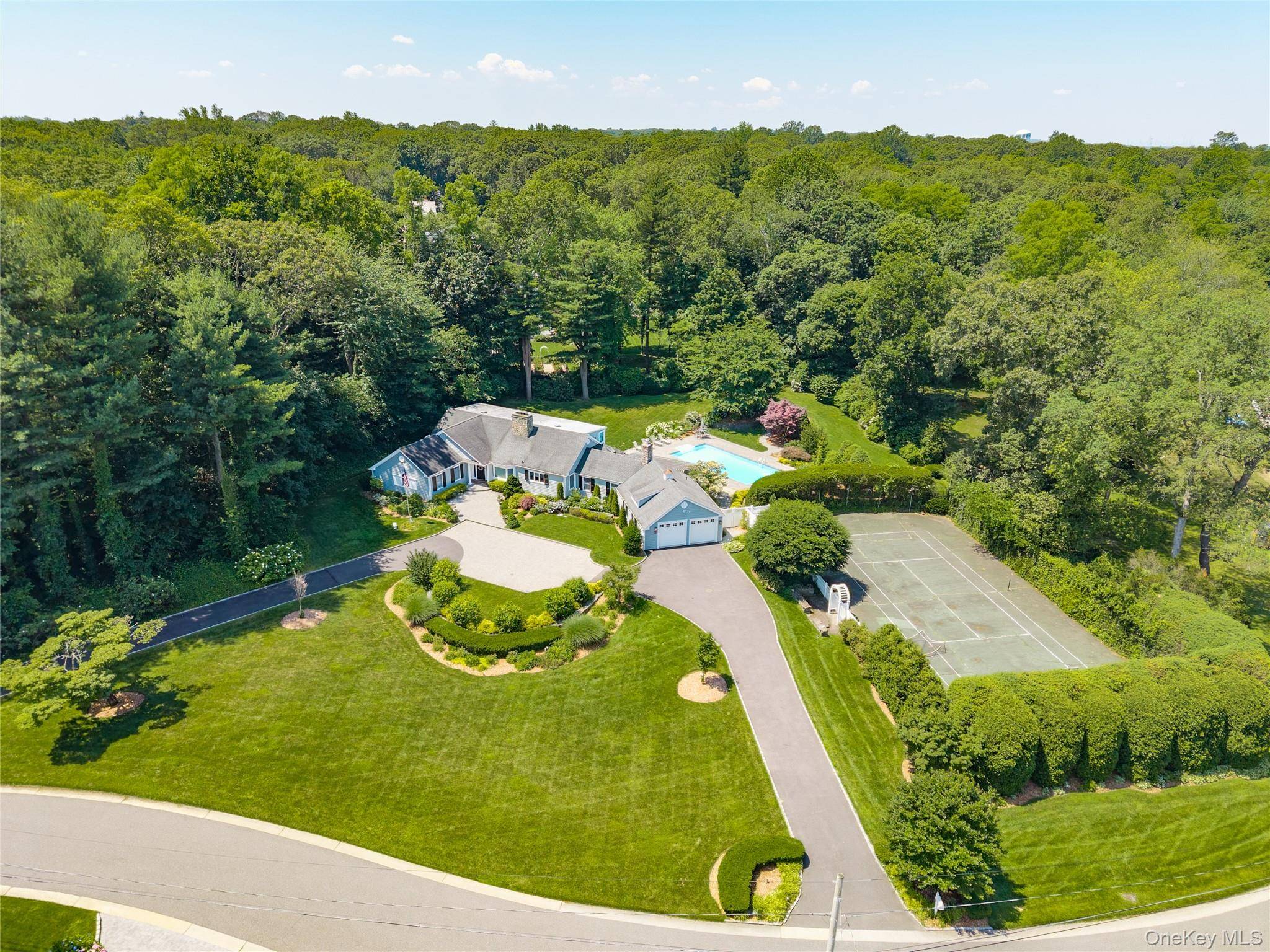 Casa de 5 Dormitorios Frente al Mar en Venta en Brookville - Nueva York - EE. UU. - 1
