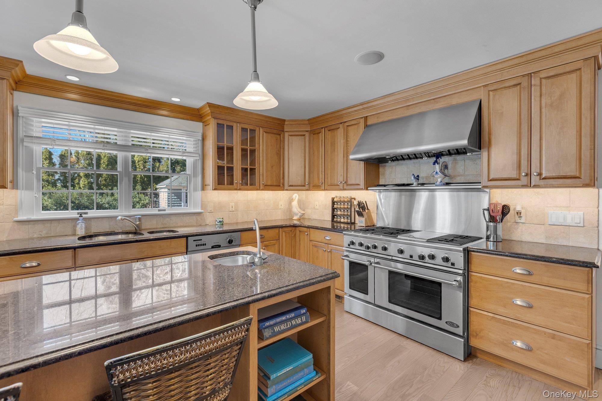 Casa de 5 Dormitorios Frente al Mar en Venta en East Quogue - Nueva York - EE. UU. - 8