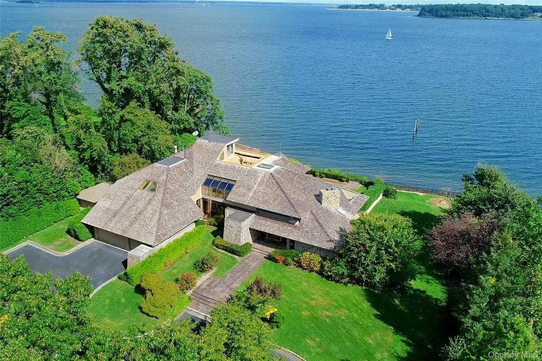 Maison de 5 Chambres au Bord de l'Eau à Vendre à Great Neck - NY - USA - 1