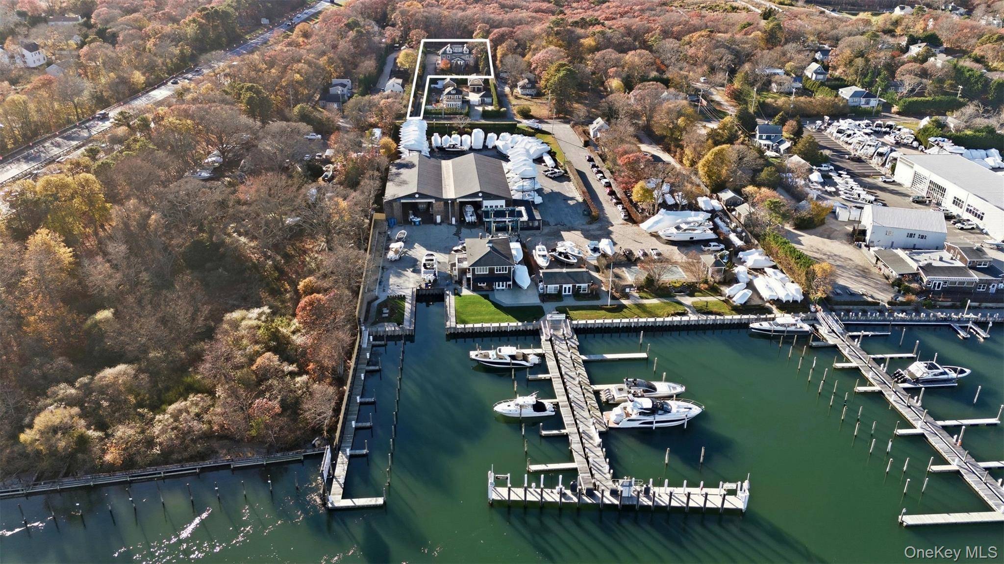 Casa com 5 Quartos à Beira-Mar à Venda em Hampton Bays - Nova Iorque - EUA - 3