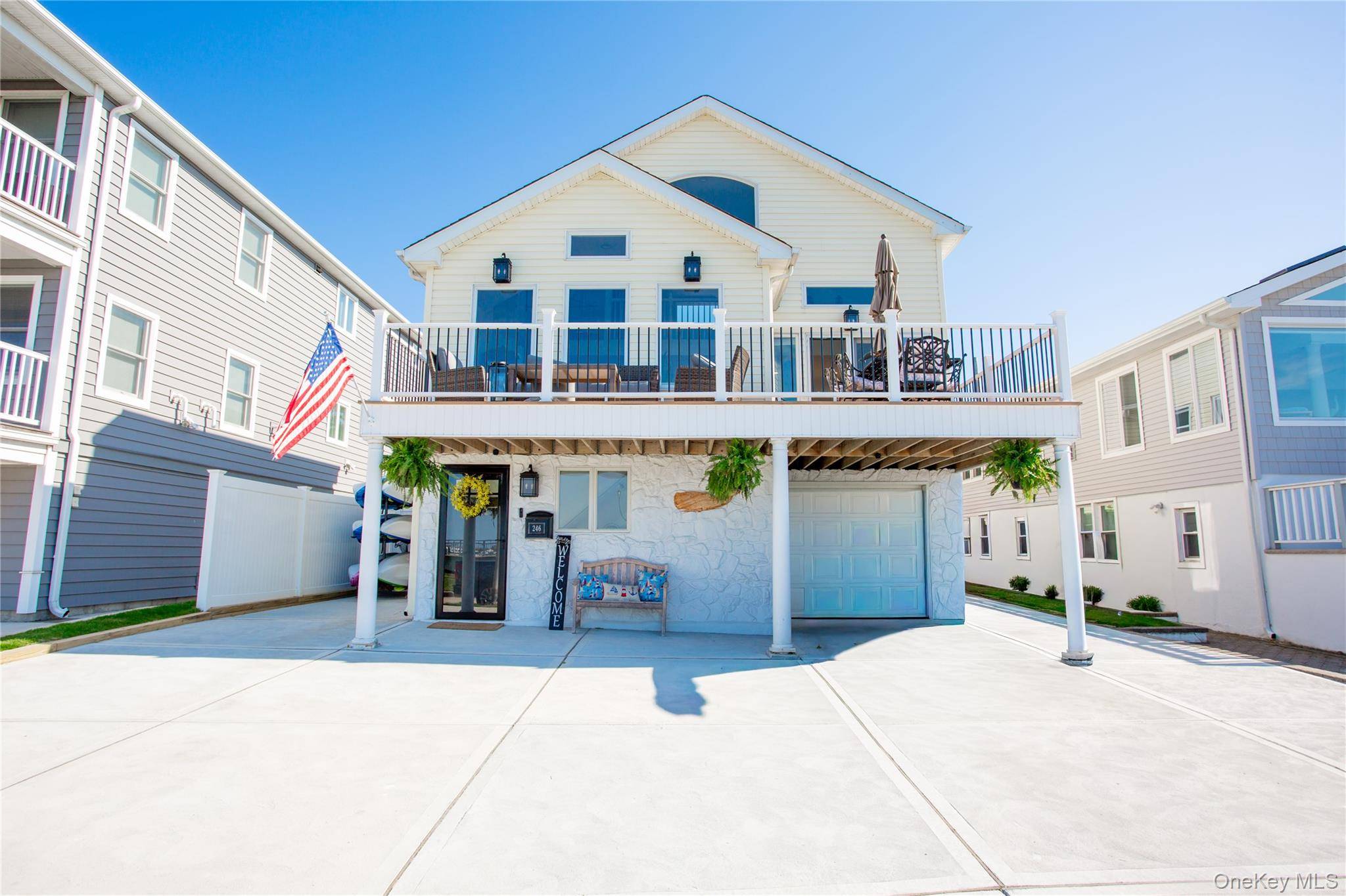 Casa com 5 Quartos à Beira-Mar à Venda em Long Beach - Nova Iorque - EUA - 1