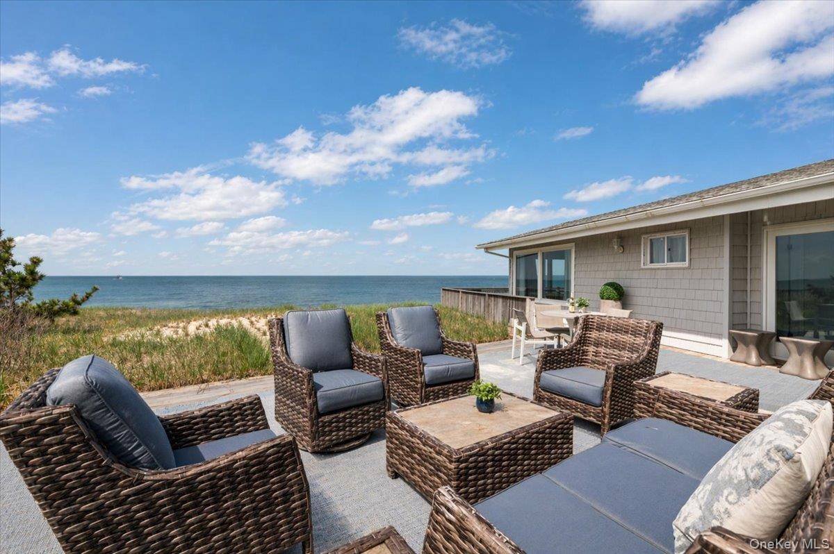 5 Bedroom Oceanfront Home for Sale in Montauk - New York - USA - 3