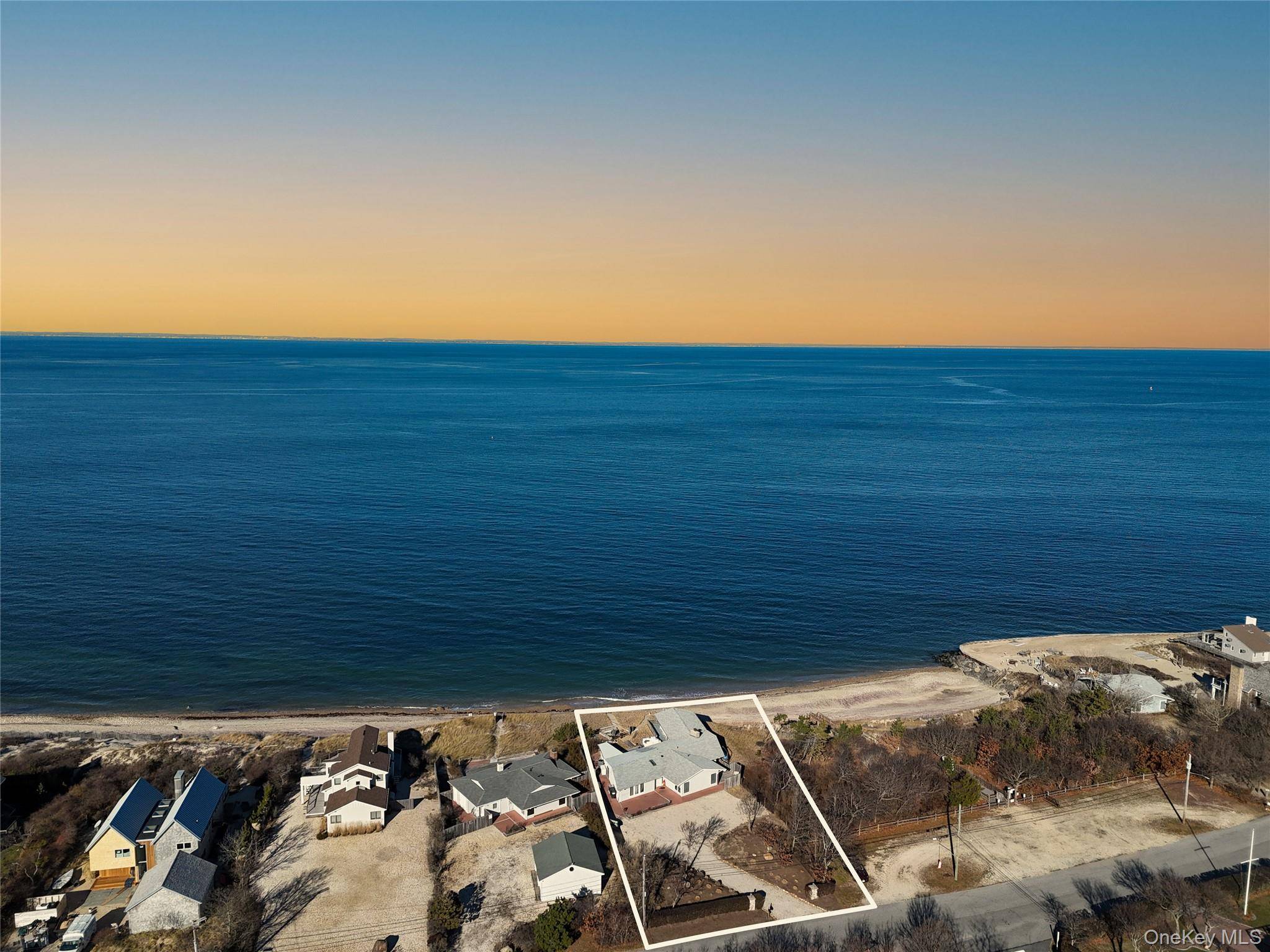 5 Bedroom Oceanfront Home for Sale in Montauk - New York - USA - 4
