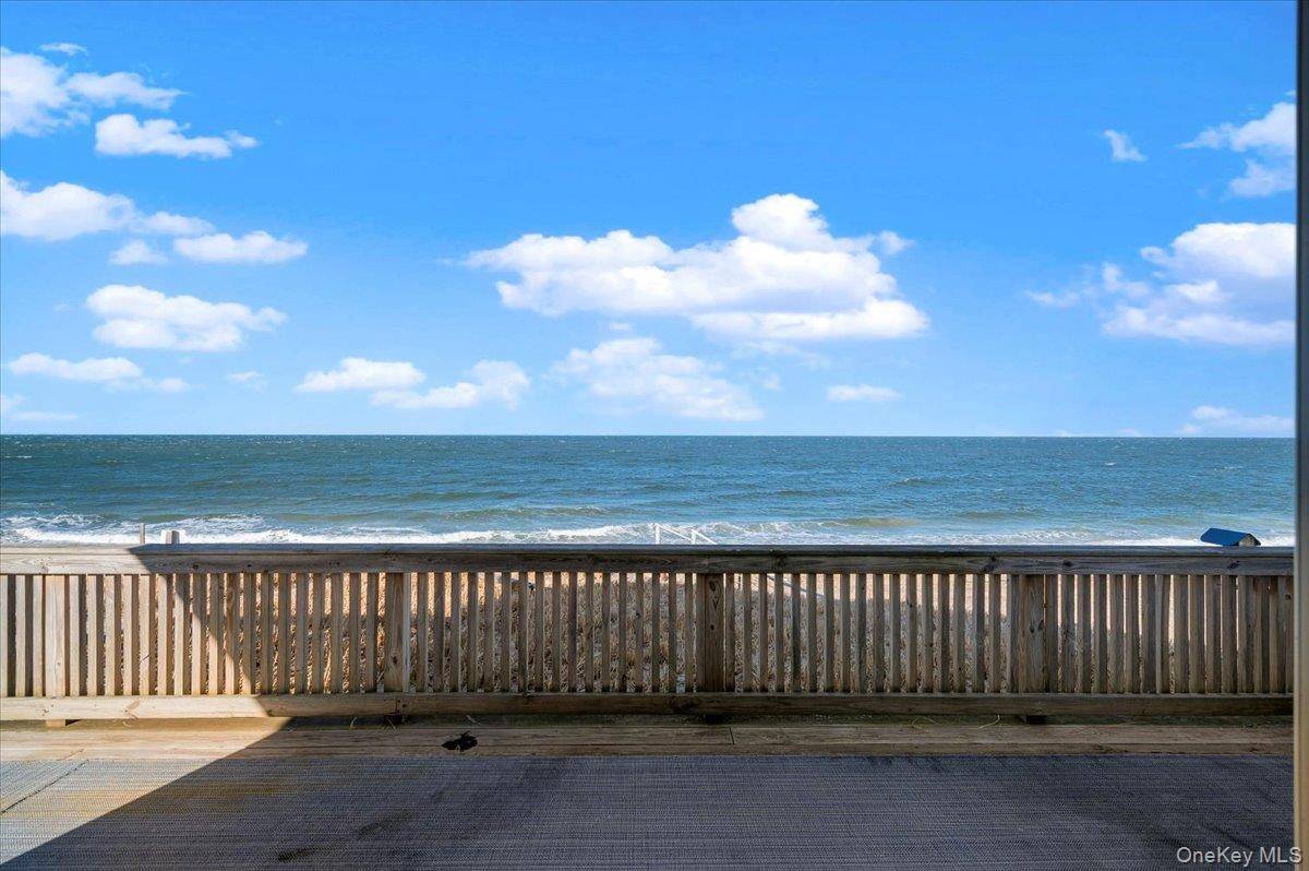 5 Bedroom Oceanfront Home for Sale in Montauk - New York - USA - 6