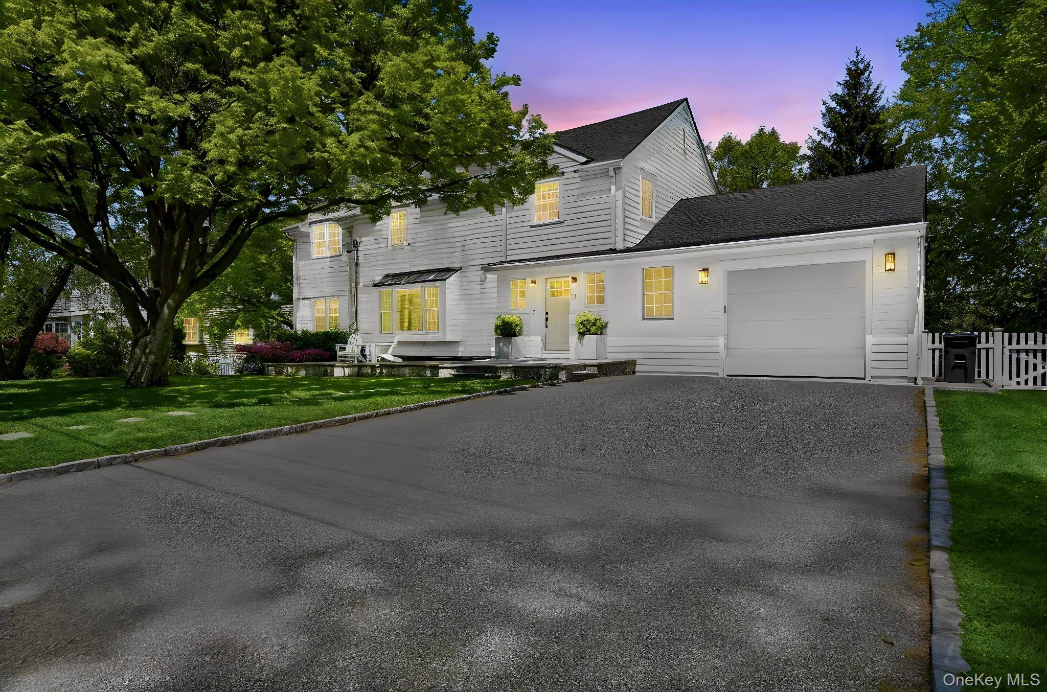 5 Bedroom Waterfront Home for Sale in RYE - New York - USA - 2
