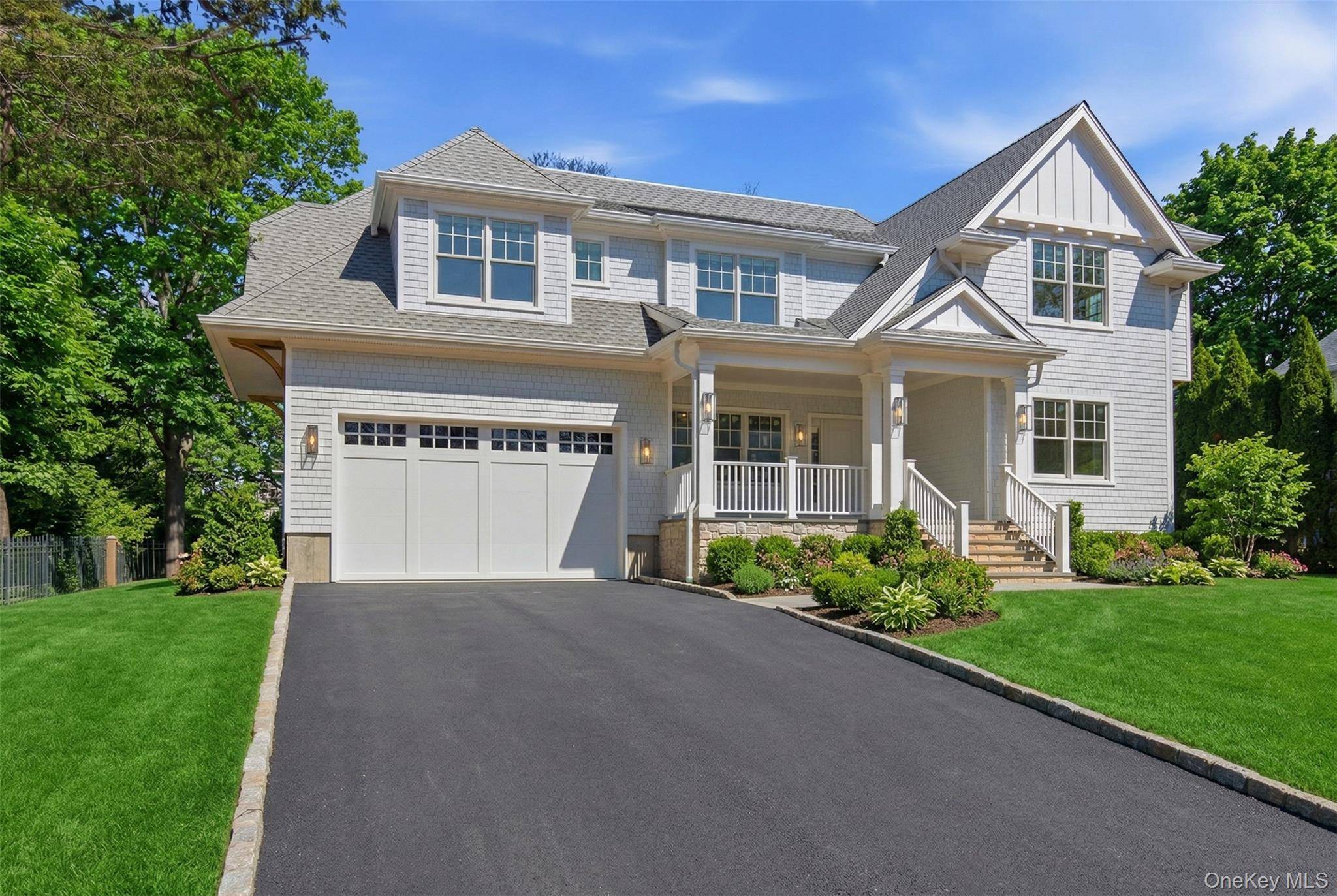 5 Bedroom Beachfront Home for Sale in Sea Cliff - New York - USA - 3