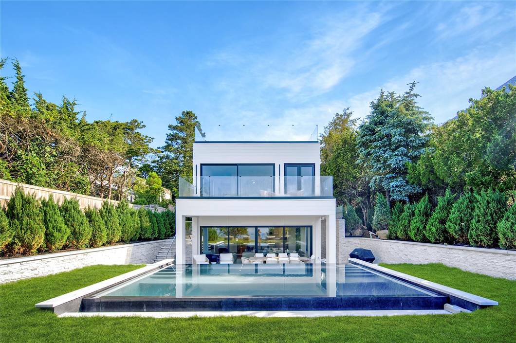 Maison de 5 Chambres au Bord de l'Eau à Vendre à Southampton - NY - USA - 1