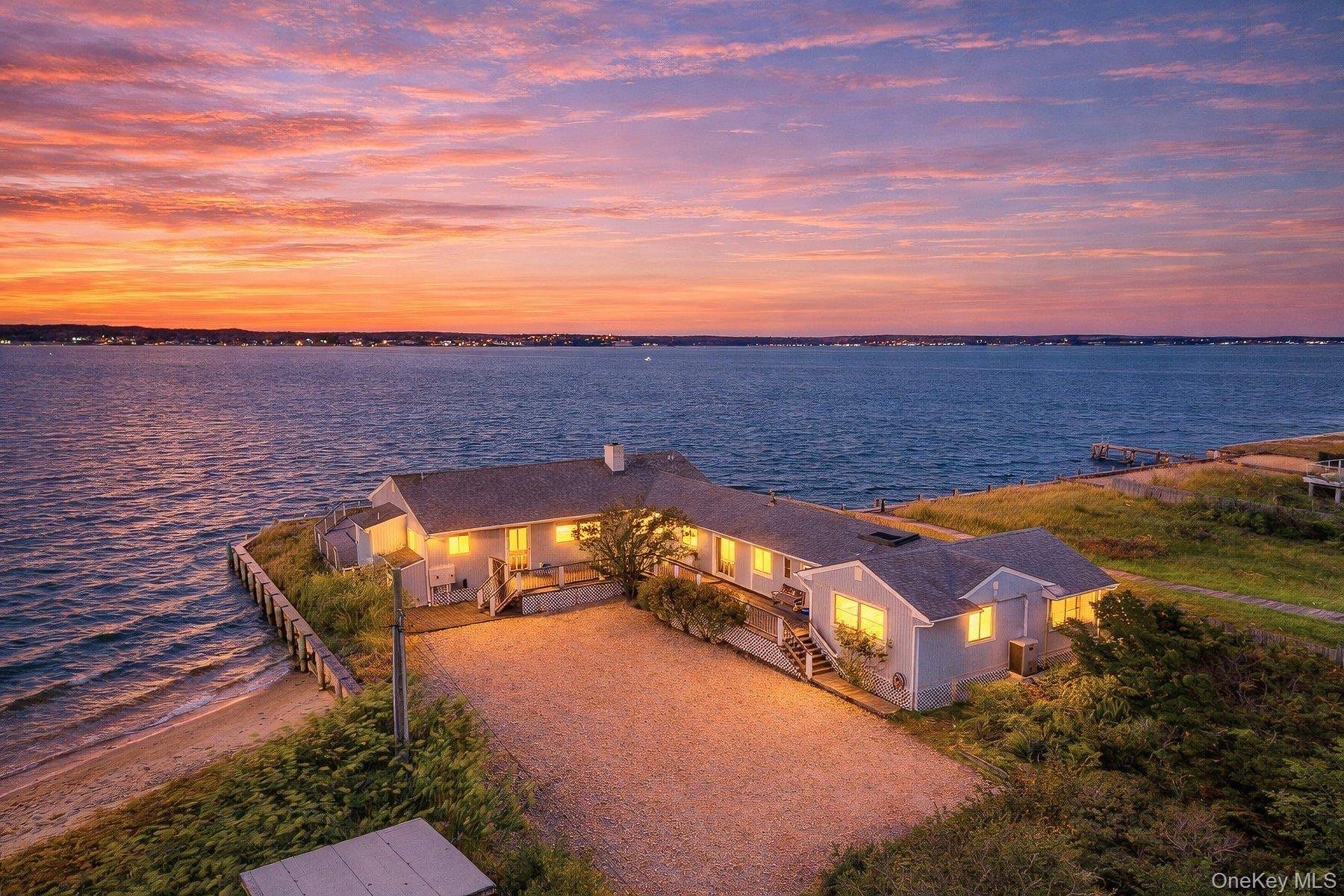Casa com 5 Quartos à Beira-Mar à Venda em Westhampton Dunes - Nova Iorque - EUA - 3