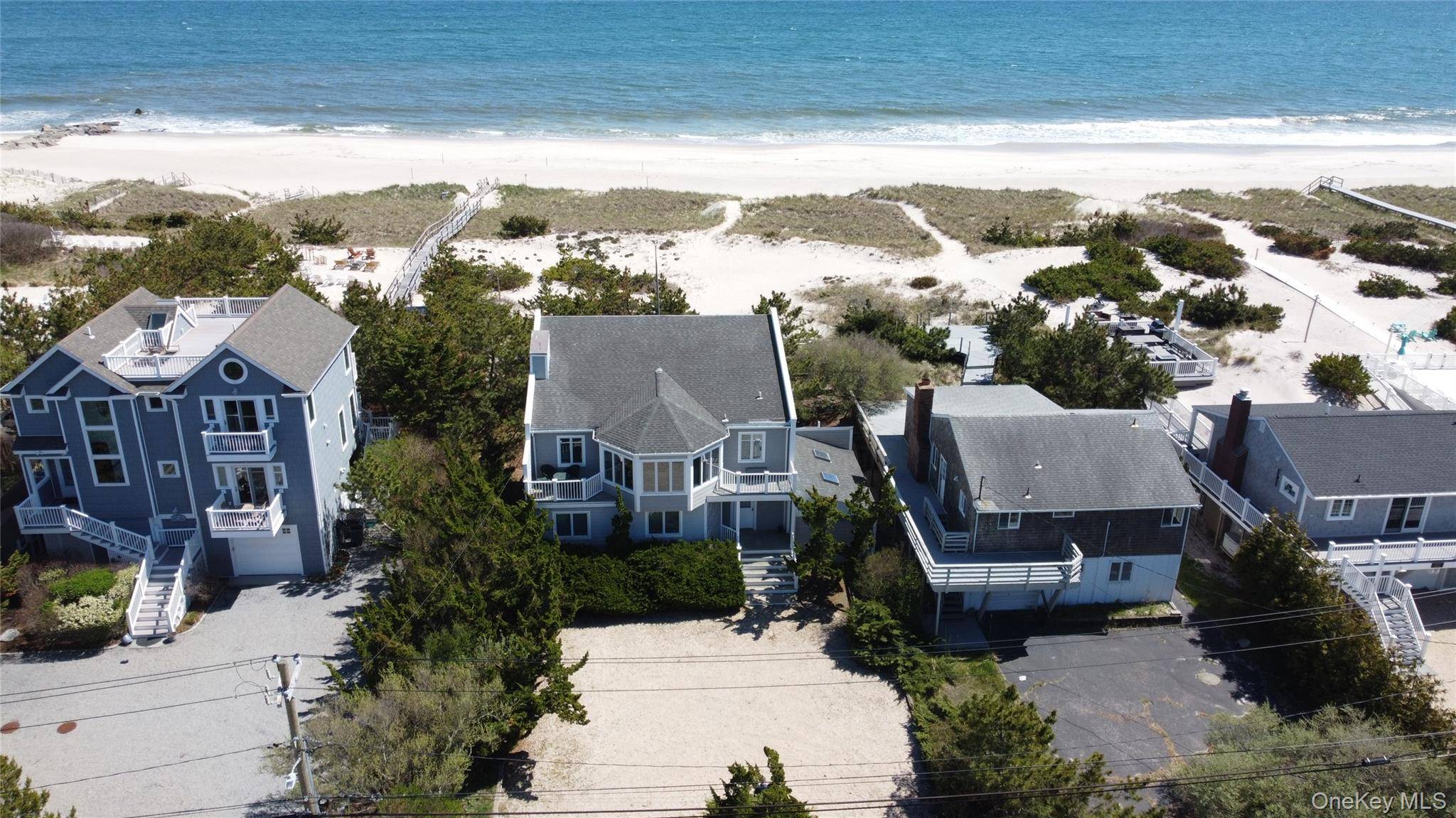 Casa de 5 Dormitorios Frente al Mar en Venta en Westhampton - Nueva York - EE. UU. - 1