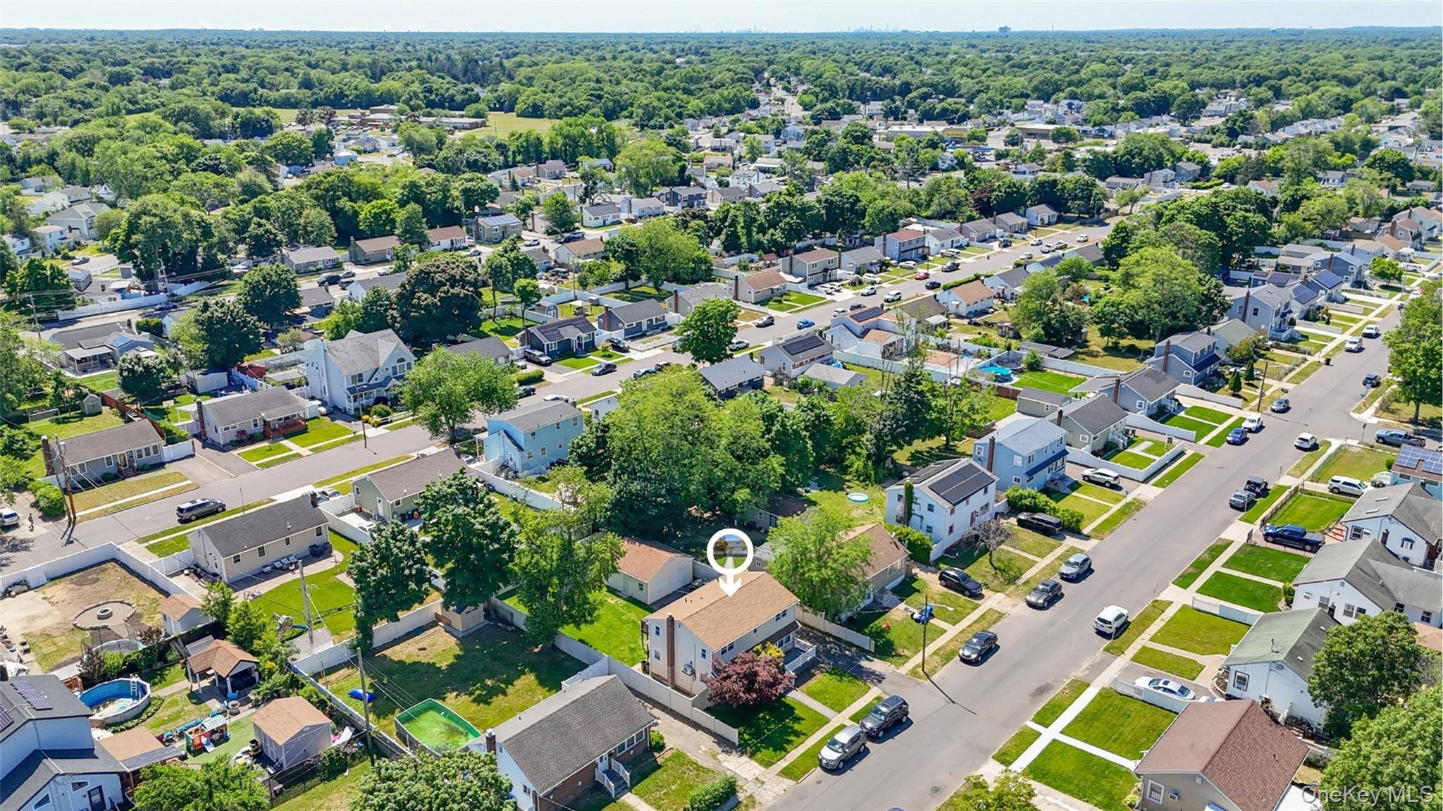 Casa com 5 Quartos à Venda em Amityville - Nova Iorque - EUA - 8