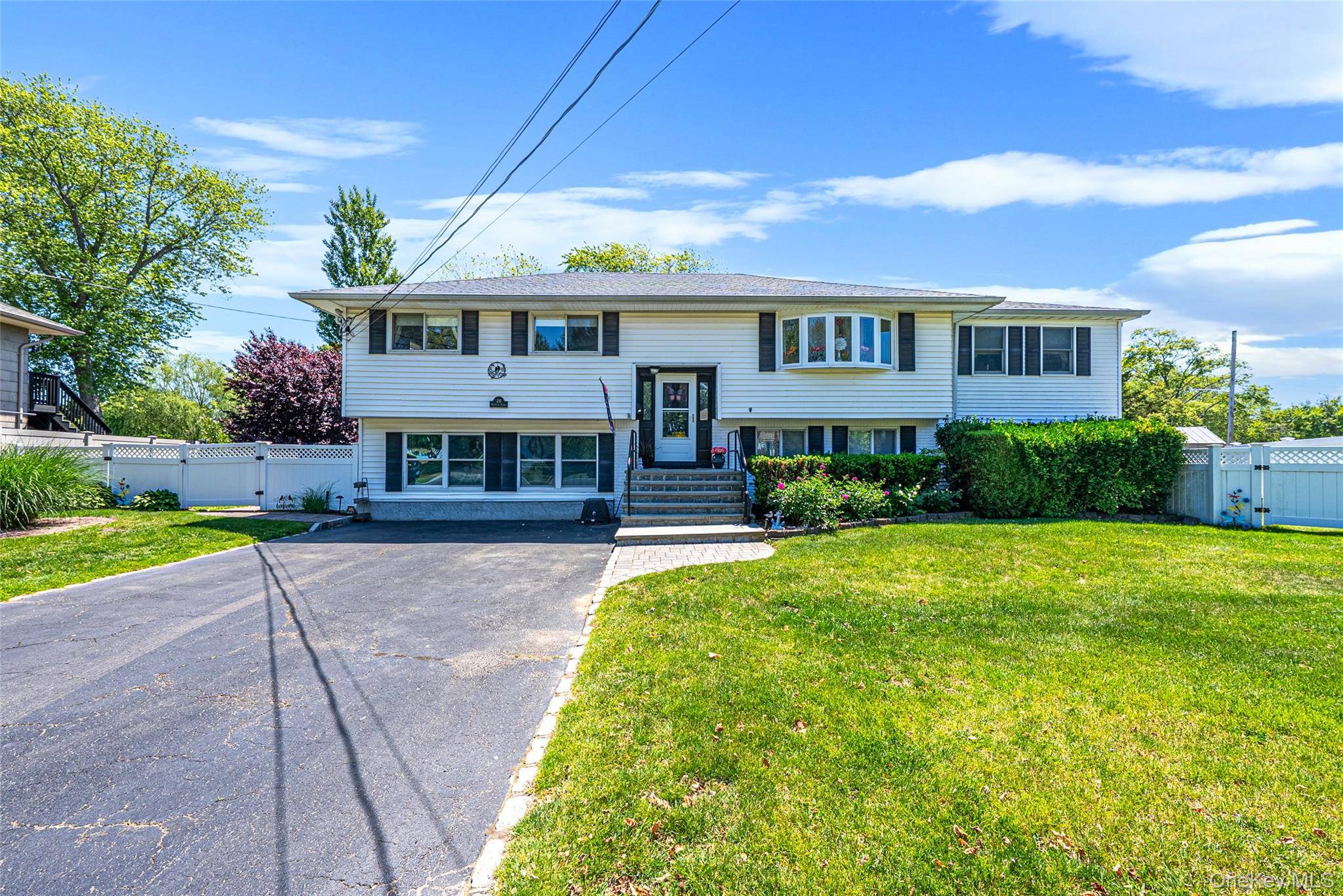 Casa com 5 Quartos à Venda em Amityville - Nova Iorque - EUA - 2