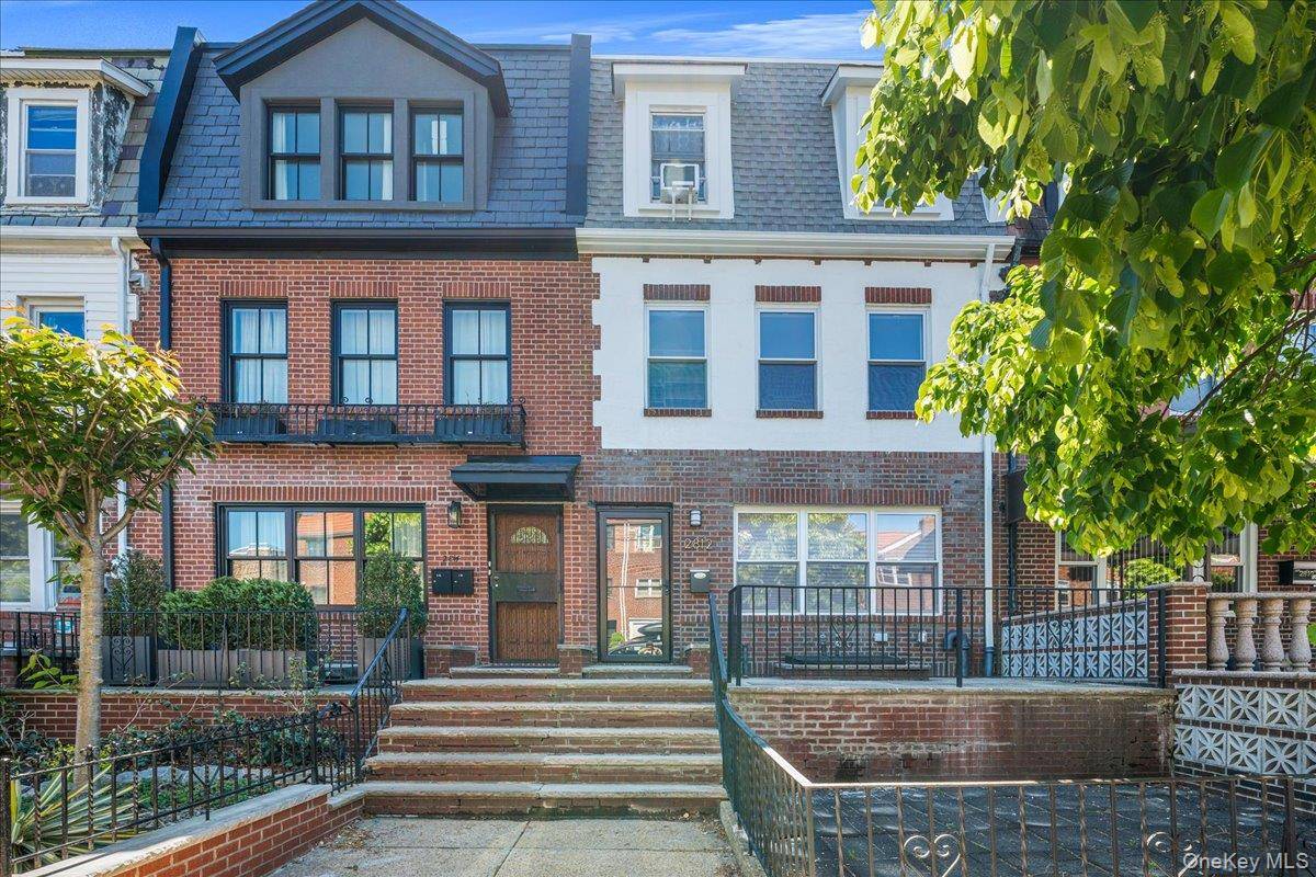 Casa de 5 Dormitorios en Venta en Astoria - Nueva York - EE. UU. - 1