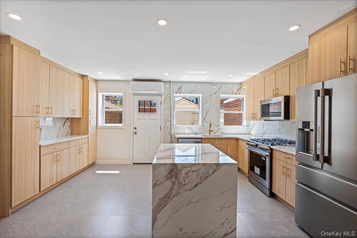 Casa de 5 Dormitorios en Venta en Astoria - Nueva York - EE. UU. - 5