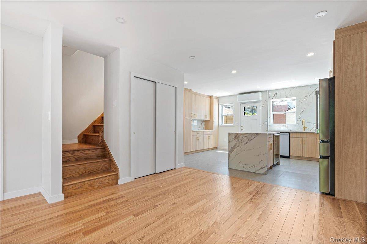 Casa de 5 Dormitorios en Venta en Astoria - Nueva York - EE. UU. - 7