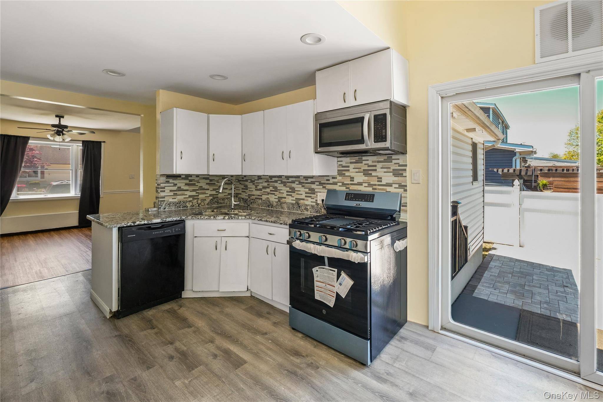 Casa de 5 Dormitorios en Venta en Babylon - Nueva York - EE. UU. - 3