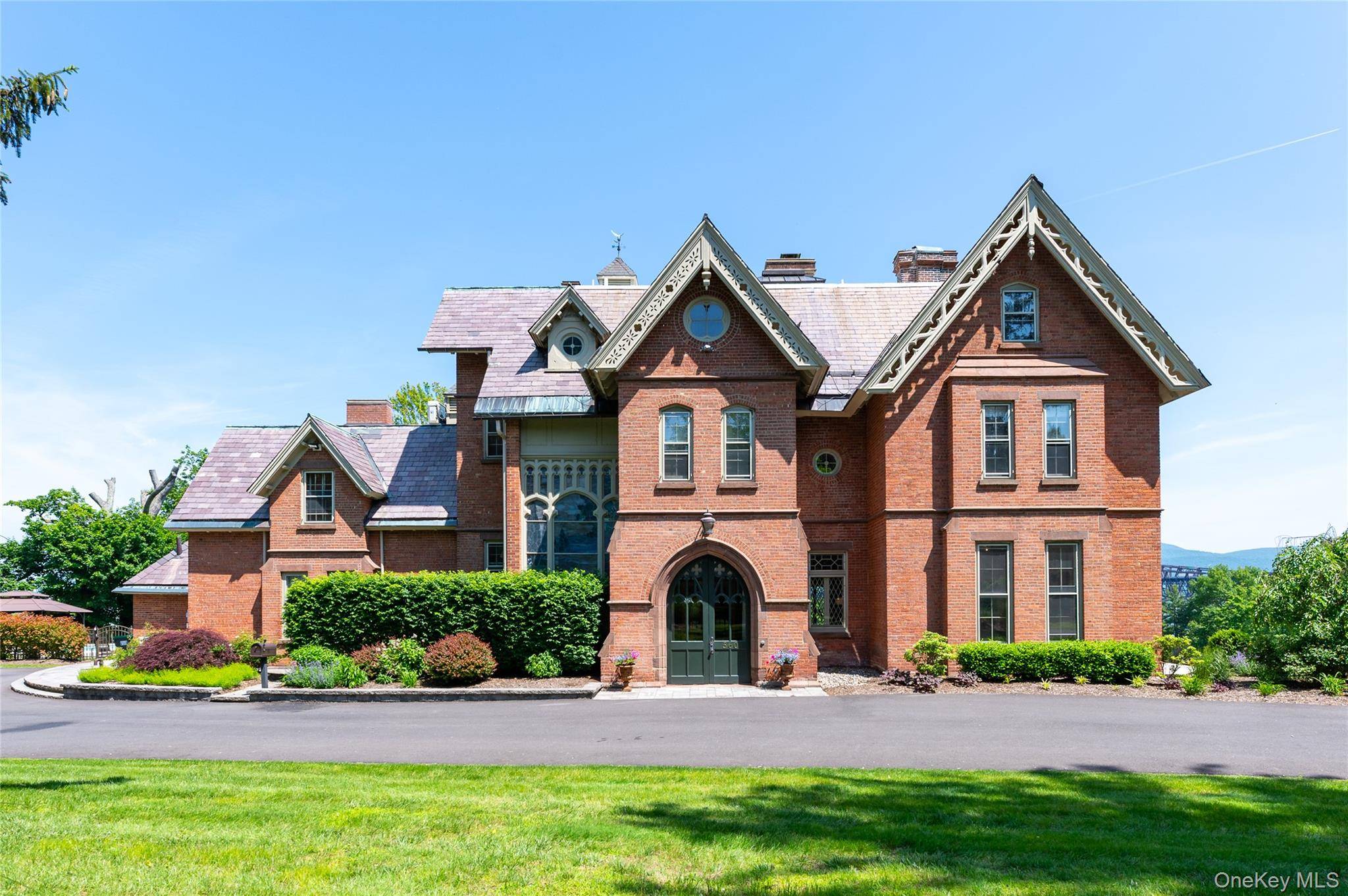 Casa de 5 Dormitorios en Venta en Balmville - Nueva York - EE. UU. - 2