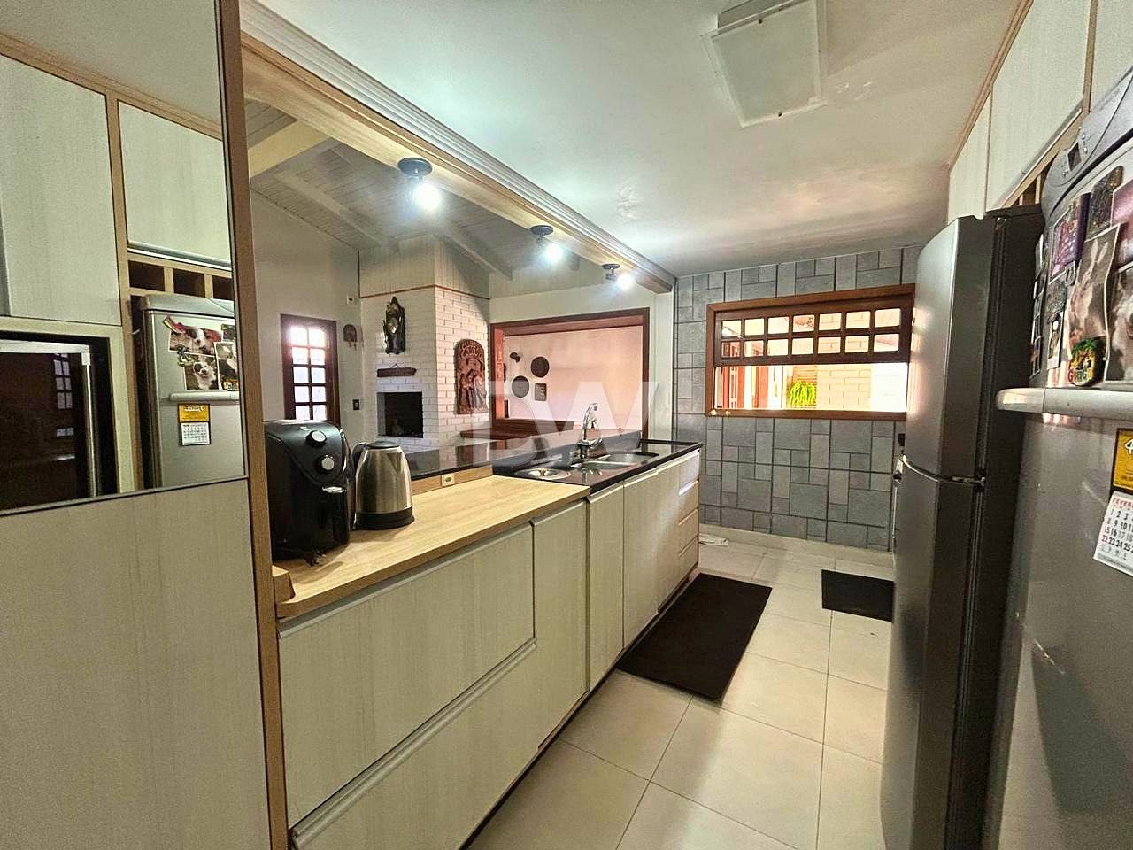 Casa com 5 Quartos à Venda em Balneário Camboriú - Santa Catarina - Brasil - 6
