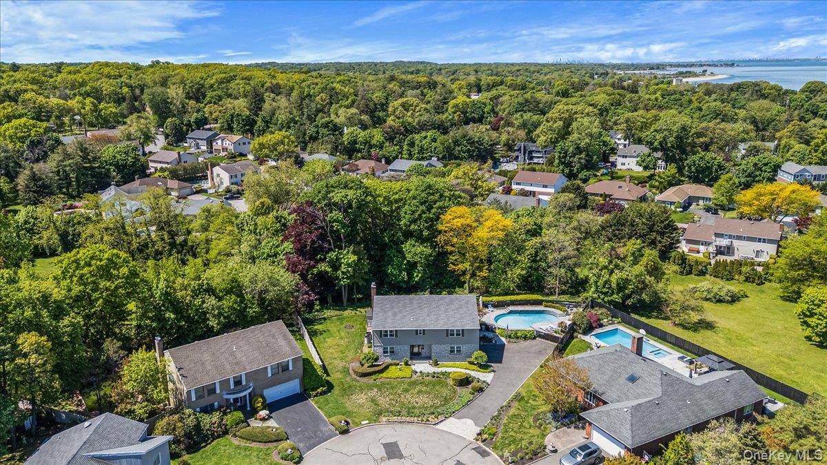 5 Bedroom Home for Sale in Bayville - New York - USA - 2