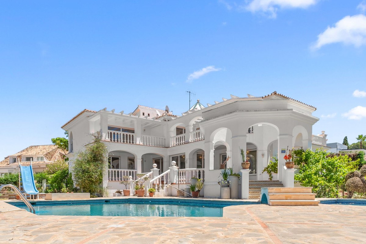 Maison de 5 Chambres à Vendre à Benalmádena, Costa del Sol - 1