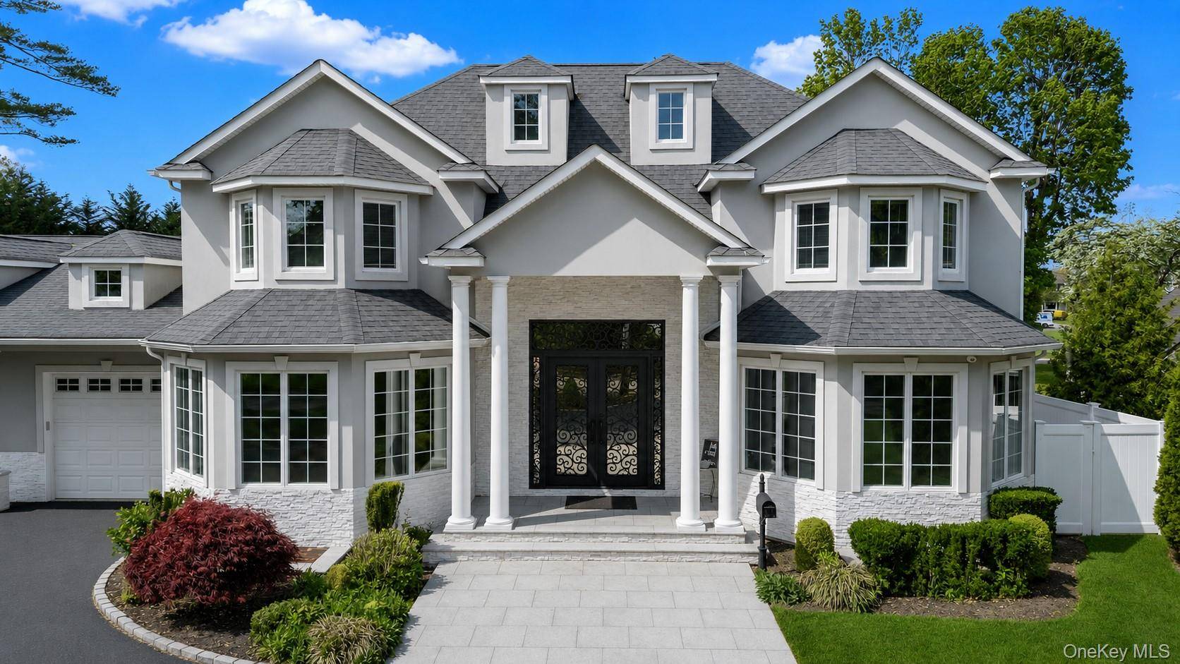 Casa de 5 Dormitorios en Venta en Bethpage - Nueva York - EE. UU. - 2