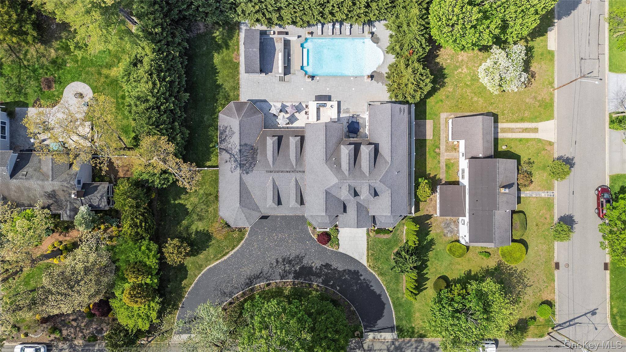 Casa de 5 Dormitorios en Venta en Bethpage - Nueva York - EE. UU. - 3