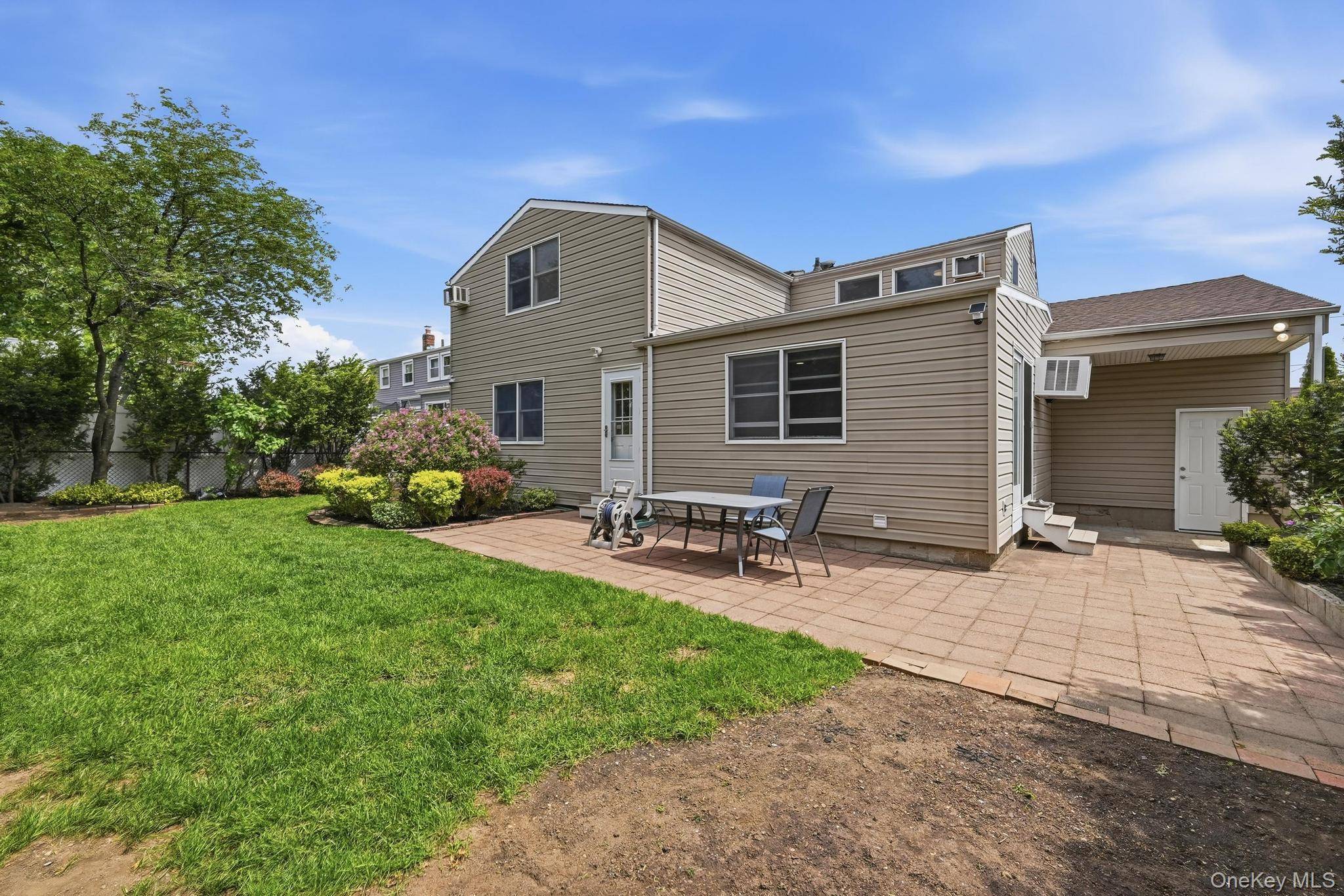 Casa com 5 Quartos à Venda em Bethpage - Nova Iorque - EUA - 5