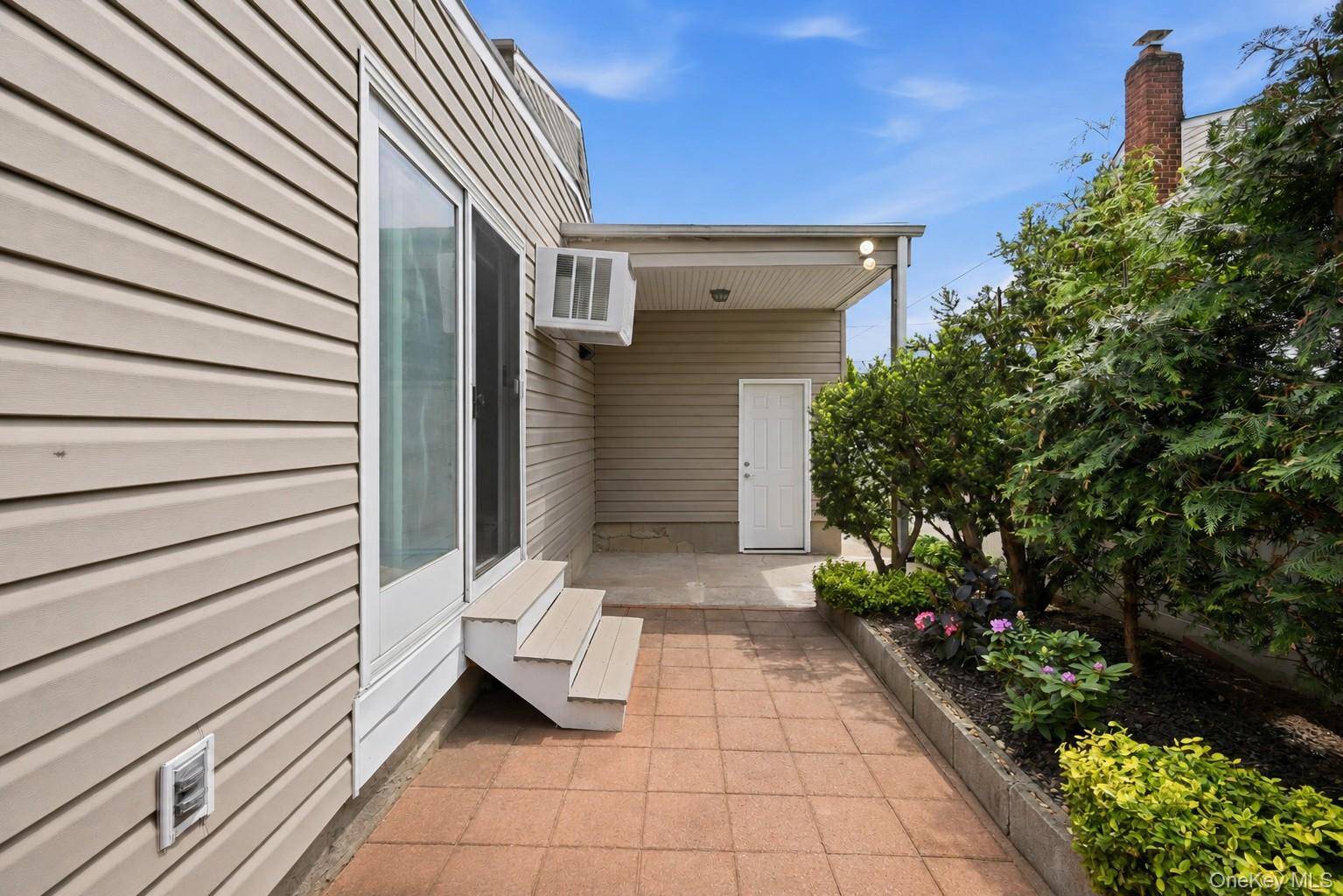 Casa com 5 Quartos à Venda em Bethpage - Nova Iorque - EUA - 6