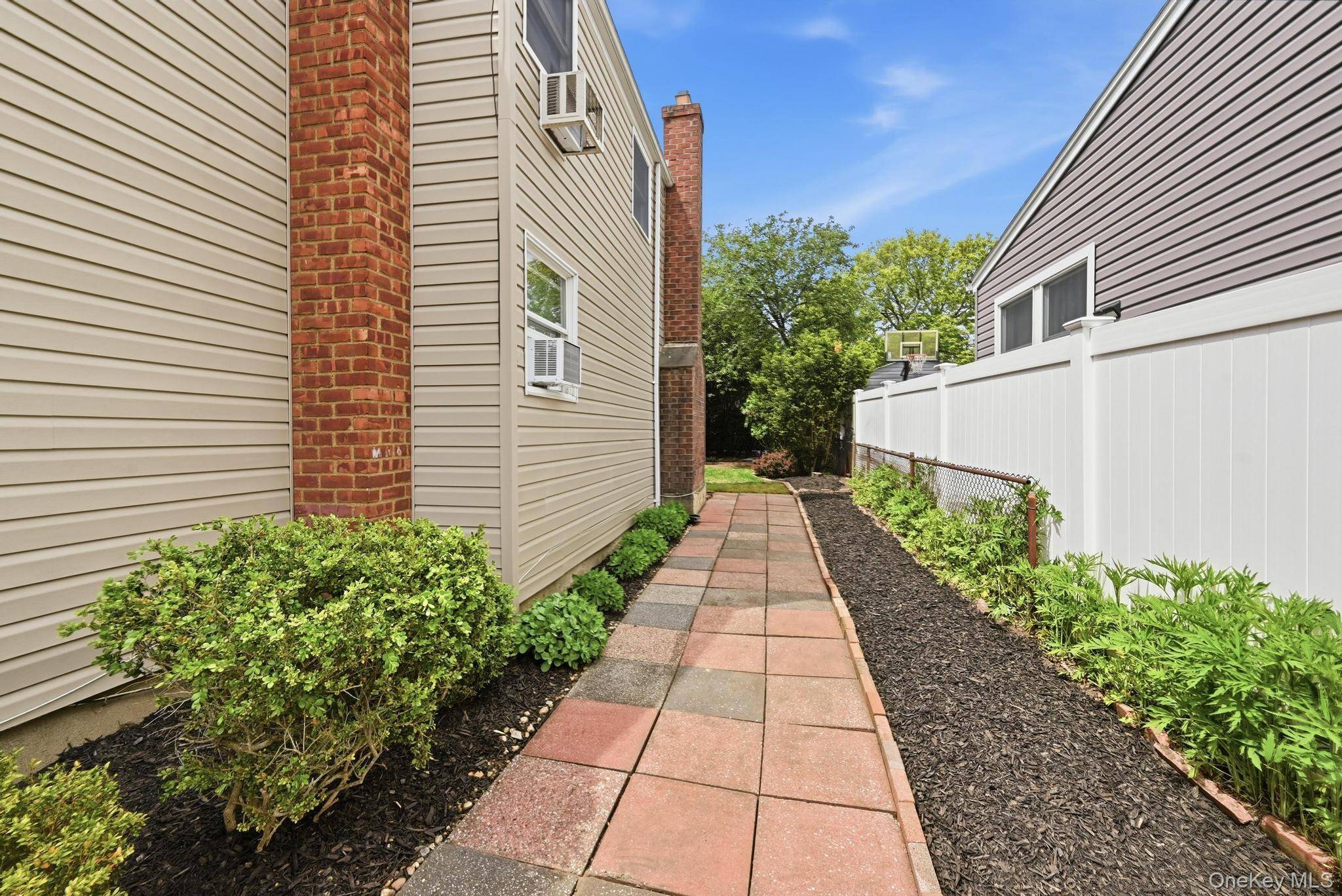 Casa com 5 Quartos à Venda em Bethpage - Nova Iorque - EUA - 7