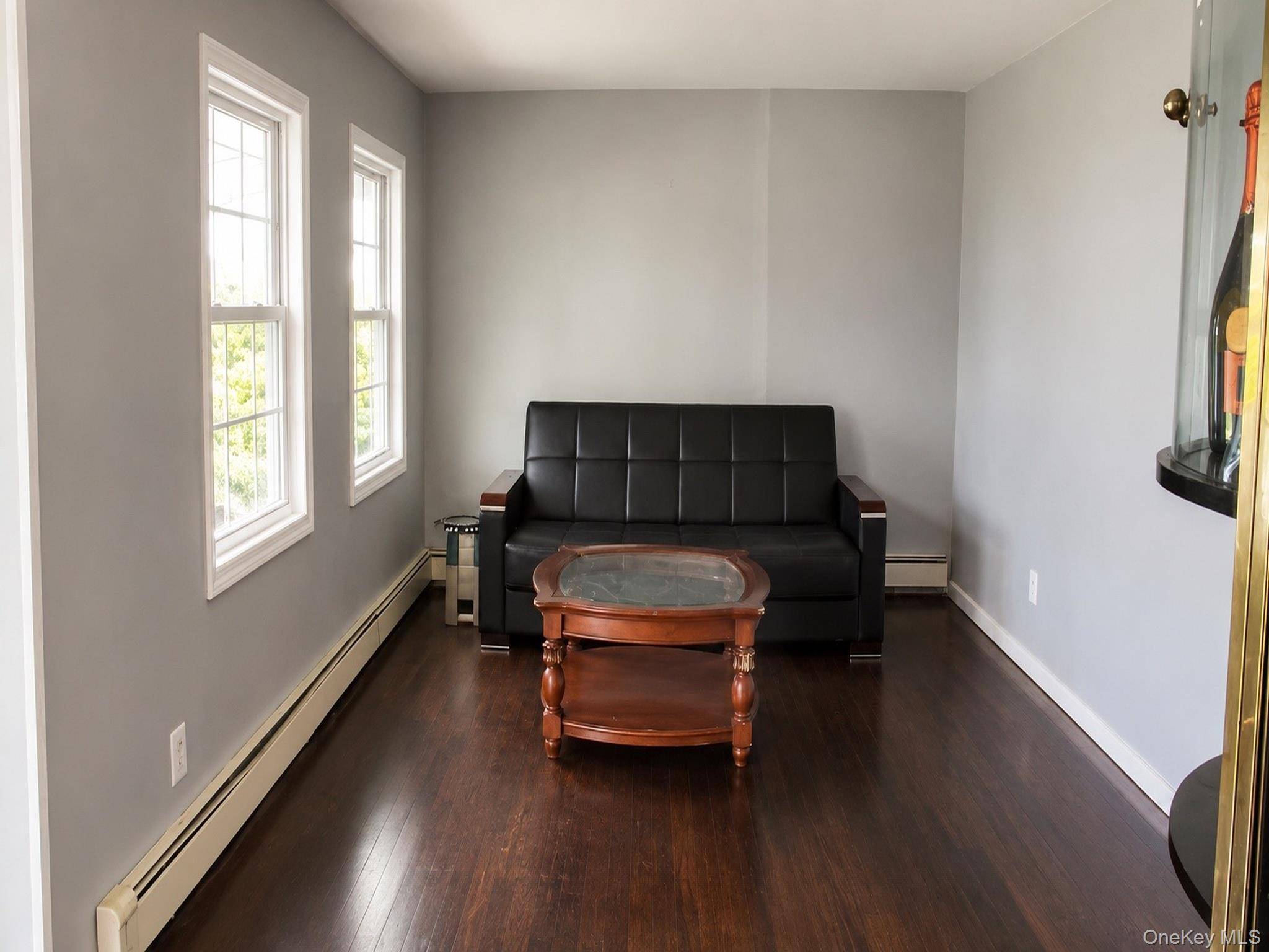 Casa com 5 Quartos à Venda em Brentwood - Nova Iorque - EUA - 3