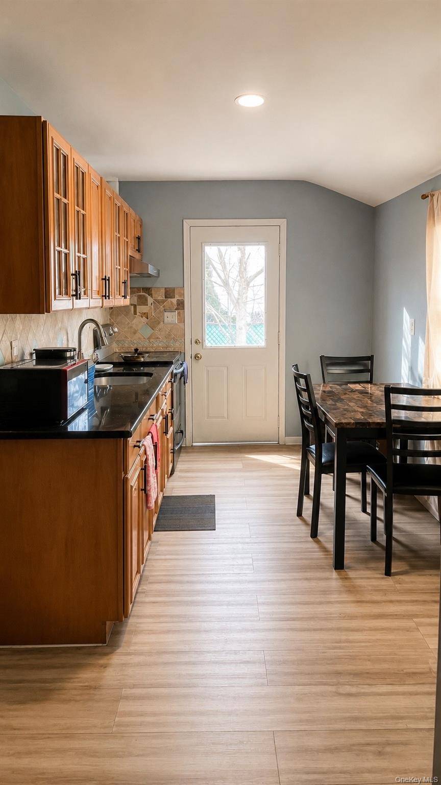 Casa com 5 Quartos à Venda em Brentwood - Nova Iorque - EUA - 4